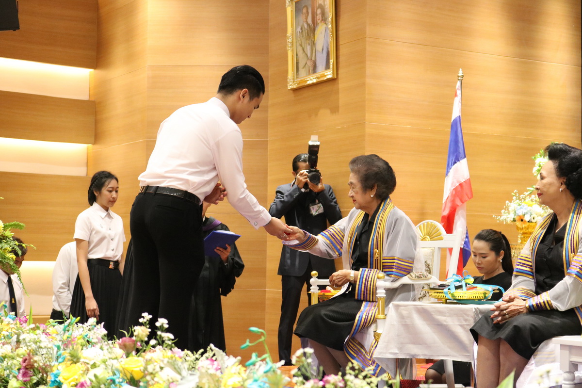 พิธีไหว้ครู ปีการศึกษา 2560 — 29 เมษายน 2025 — สถาบันเทคโนโลยีจิตรลดา CDTI