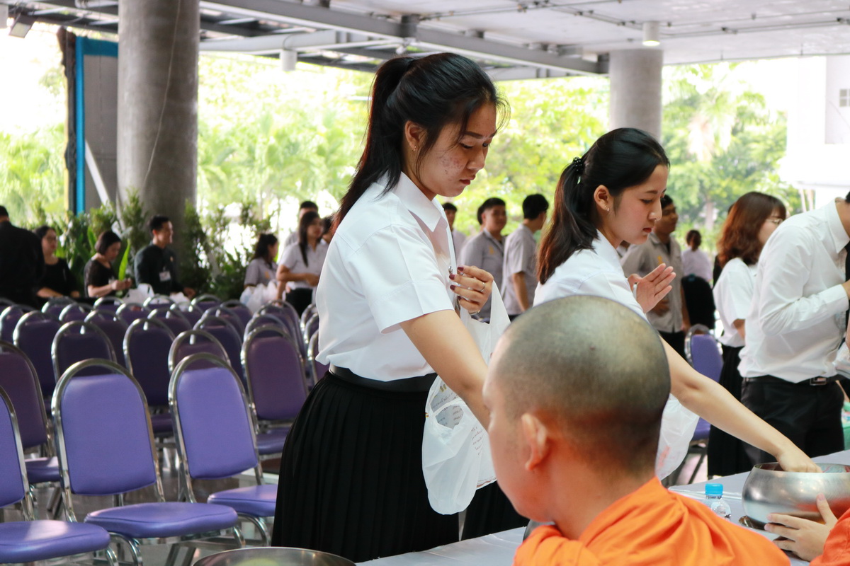 ทำบุญตักบาตรถวายเป็นพระราชกุศล — 10 พฤษภาคม 2025 — สถาบันเทคโนโลยีจิตรลดา CDTI