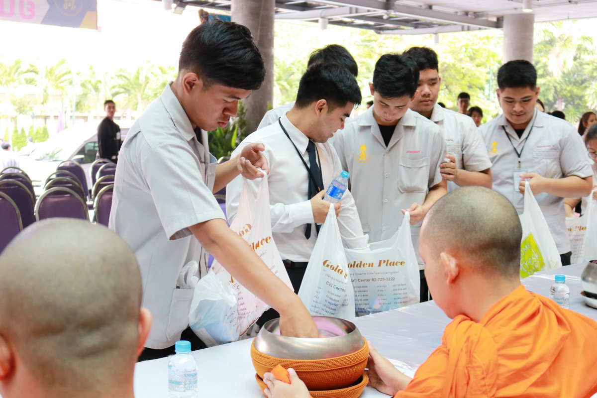 ทำบุญตักบาตรถวายเป็นพระราชกุศล — 10 พฤษภาคม 2025 — สถาบันเทคโนโลยีจิตรลดา CDTI
