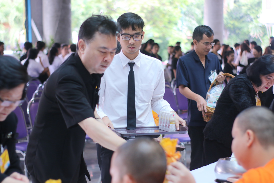 ทำบุญตักบาตรถวายเป็นพระราชกุศล — 10 พฤษภาคม 2025 — สถาบันเทคโนโลยีจิตรลดา CDTI