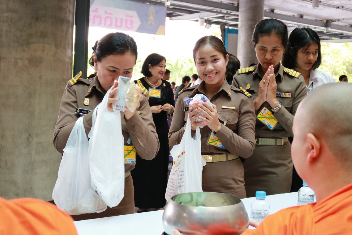 ทำบุญตักบาตรถวายเป็นพระราชกุศล — 10 พฤษภาคม 2025 — สถาบันเทคโนโลยีจิตรลดา CDTI