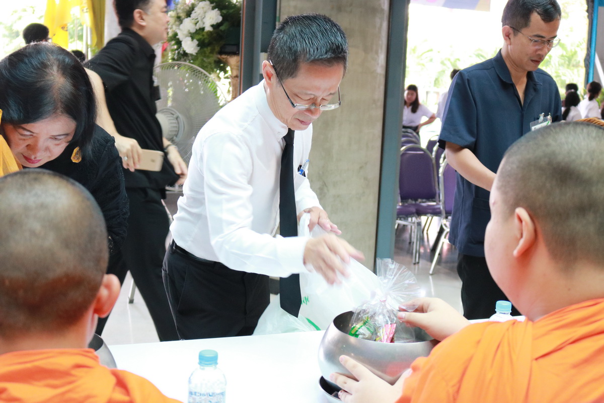 ทำบุญตักบาตรถวายเป็นพระราชกุศล — 10 พฤษภาคม 2025 — สถาบันเทคโนโลยีจิตรลดา CDTI