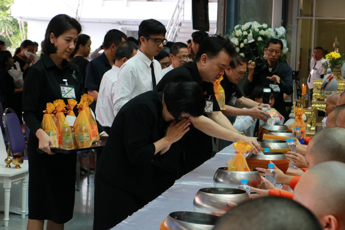 ทำบุญตักบาตรถวายเป็นพระราชกุศล — 10 พฤษภาคม 2025 — สถาบันเทคโนโลยีจิตรลดา CDTI