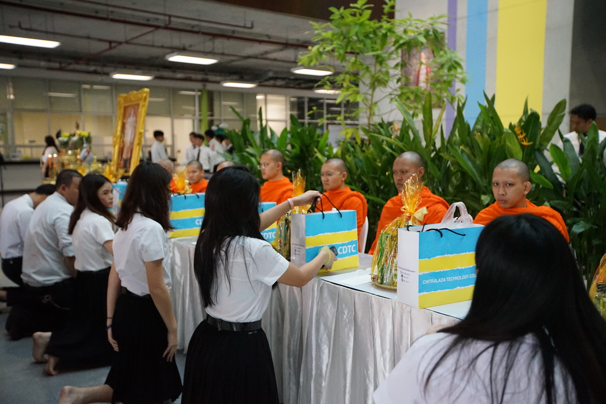 ทำบุญตักบาตรถวายเป็นพระราชกุศล — 10 พฤษภาคม 2025 — สถาบันเทคโนโลยีจิตรลดา CDTI