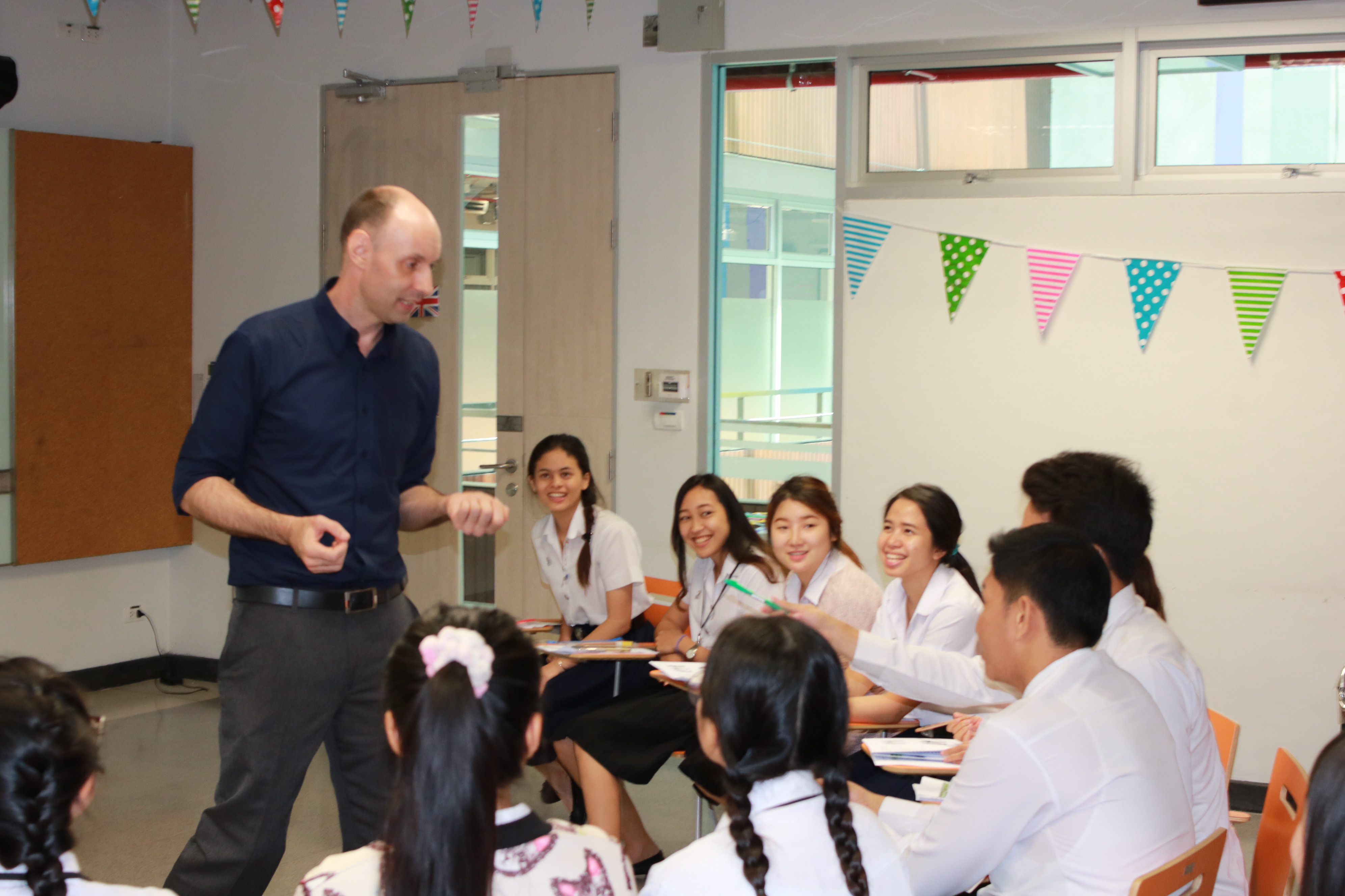 อบรมภาษาอังกฤษ English Corner — 1 พฤษภาคม 2025 — สถาบันเทคโนโลยีจิตรลดา CDTI