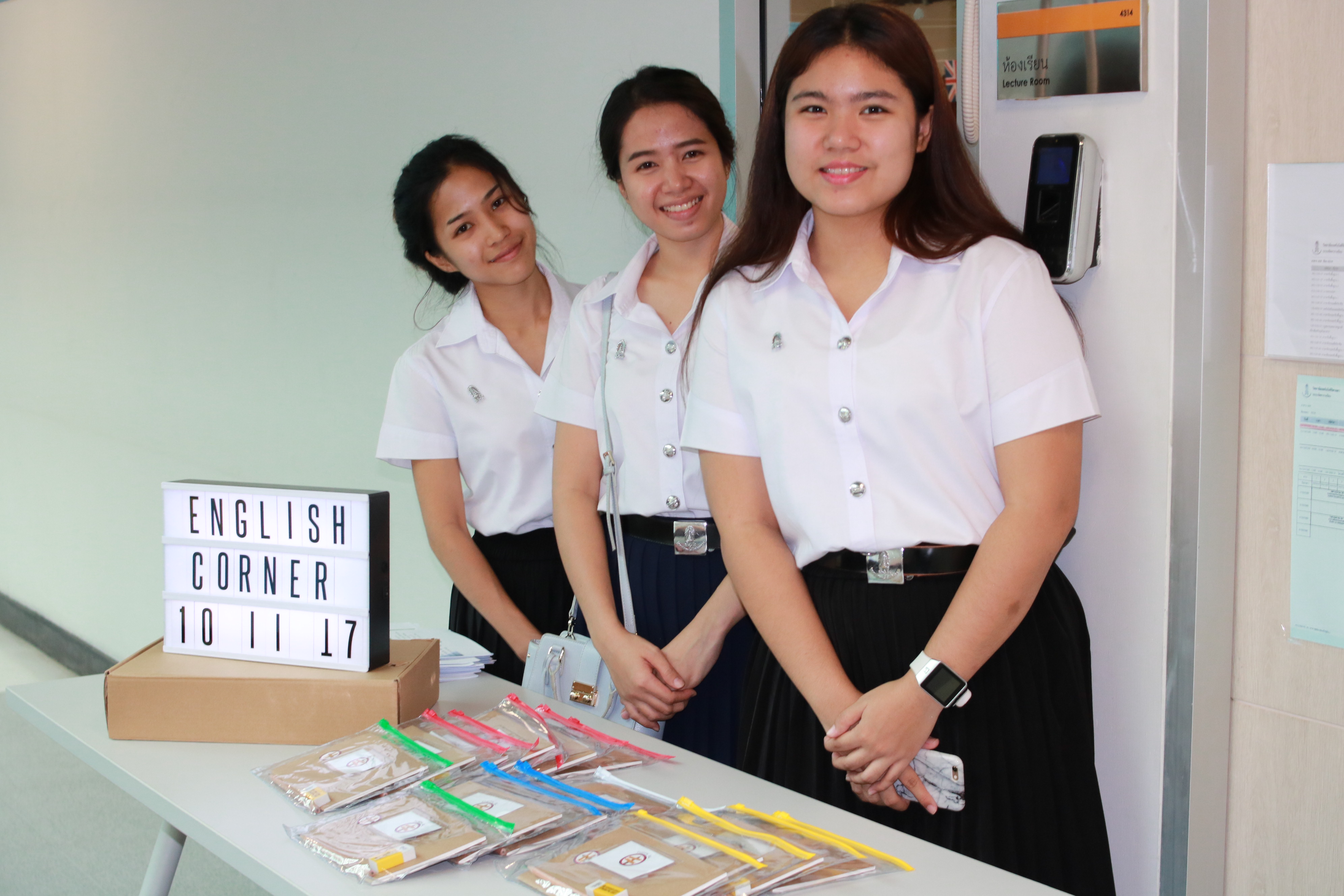 อบรมภาษาอังกฤษ English Corner — 1 พฤษภาคม 2025 — สถาบันเทคโนโลยีจิตรลดา CDTI