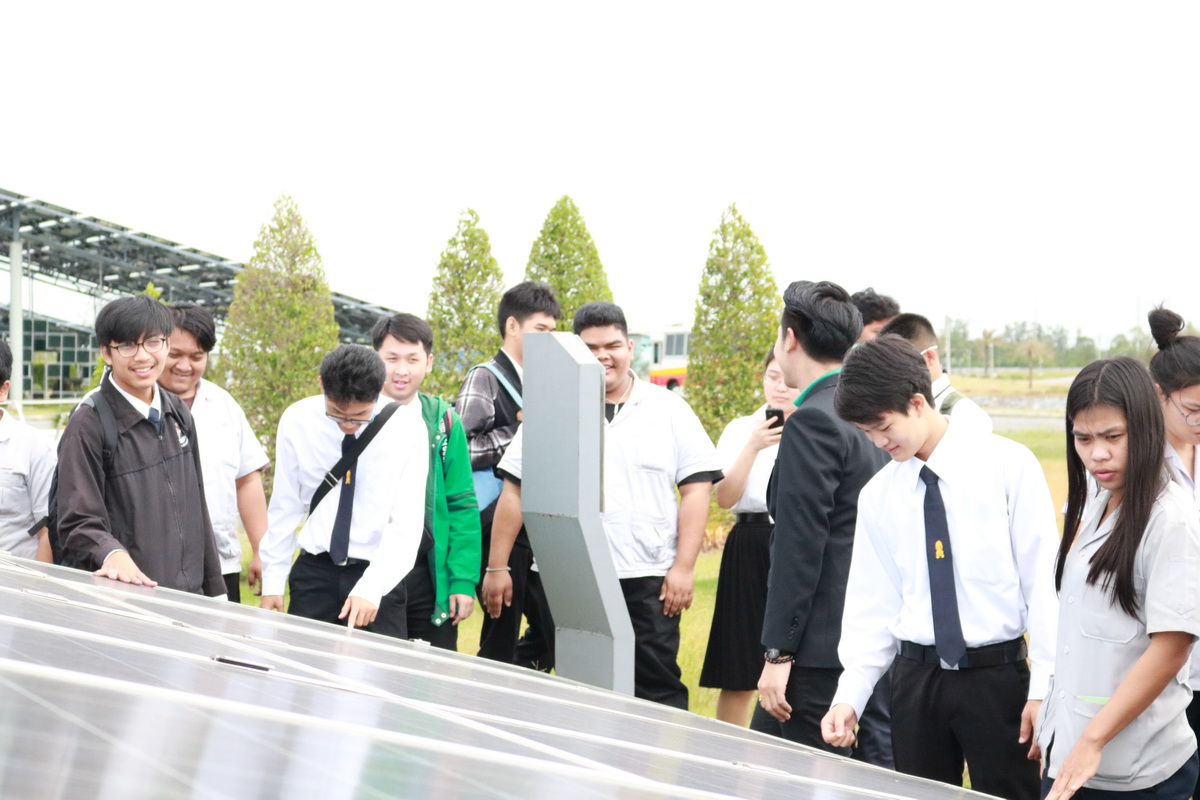 ึศึกษาดูงานศูนย์การเรียนรู้พลังงานทดแทน — 1 พฤษภาคม 2025 — สถาบันเทคโนโลยีจิตรลดา CDTI