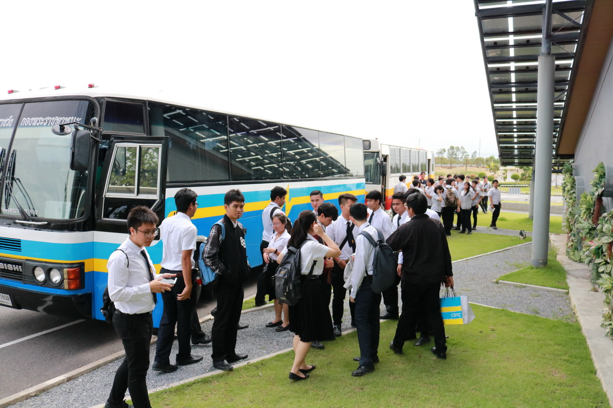 ึศึกษาดูงานศูนย์การเรียนรู้พลังงานทดแทน — 1 พฤษภาคม 2025 — สถาบันเทคโนโลยีจิตรลดา CDTI