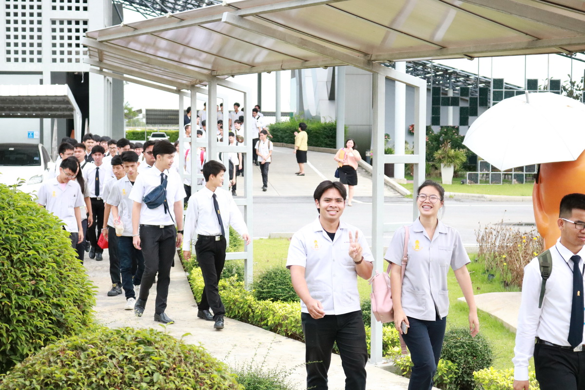 ึศึกษาดูงานศูนย์การเรียนรู้พลังงานทดแทน — 1 พฤษภาคม 2025 — สถาบันเทคโนโลยีจิตรลดา CDTI