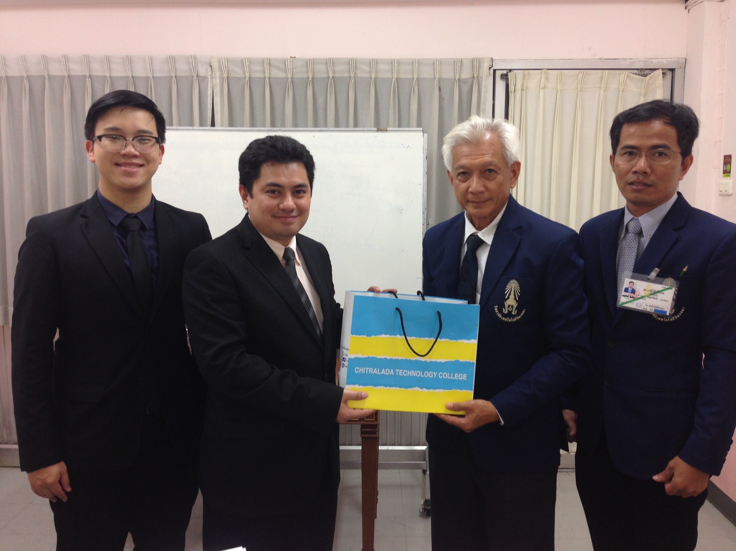 สวัสดีปีใหม่ 2561 — 11 พฤษภาคม 2025 — สถาบันเทคโนโลยีจิตรลดา CDTI
