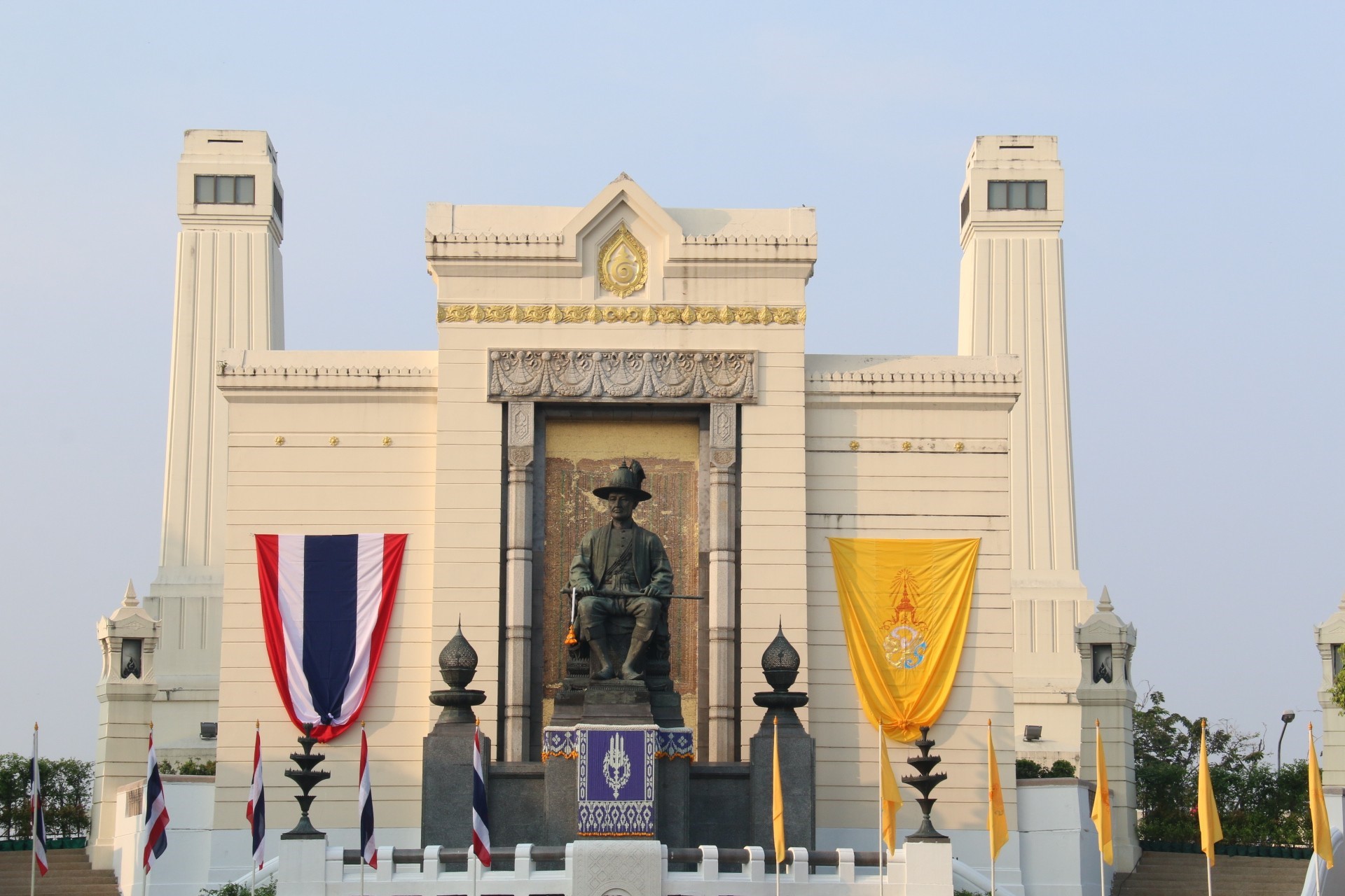 วางพานพุ่มวันจักรี — 1 พฤษภาคม 2025 — สถาบันเทคโนโลยีจิตรลดา CDTI