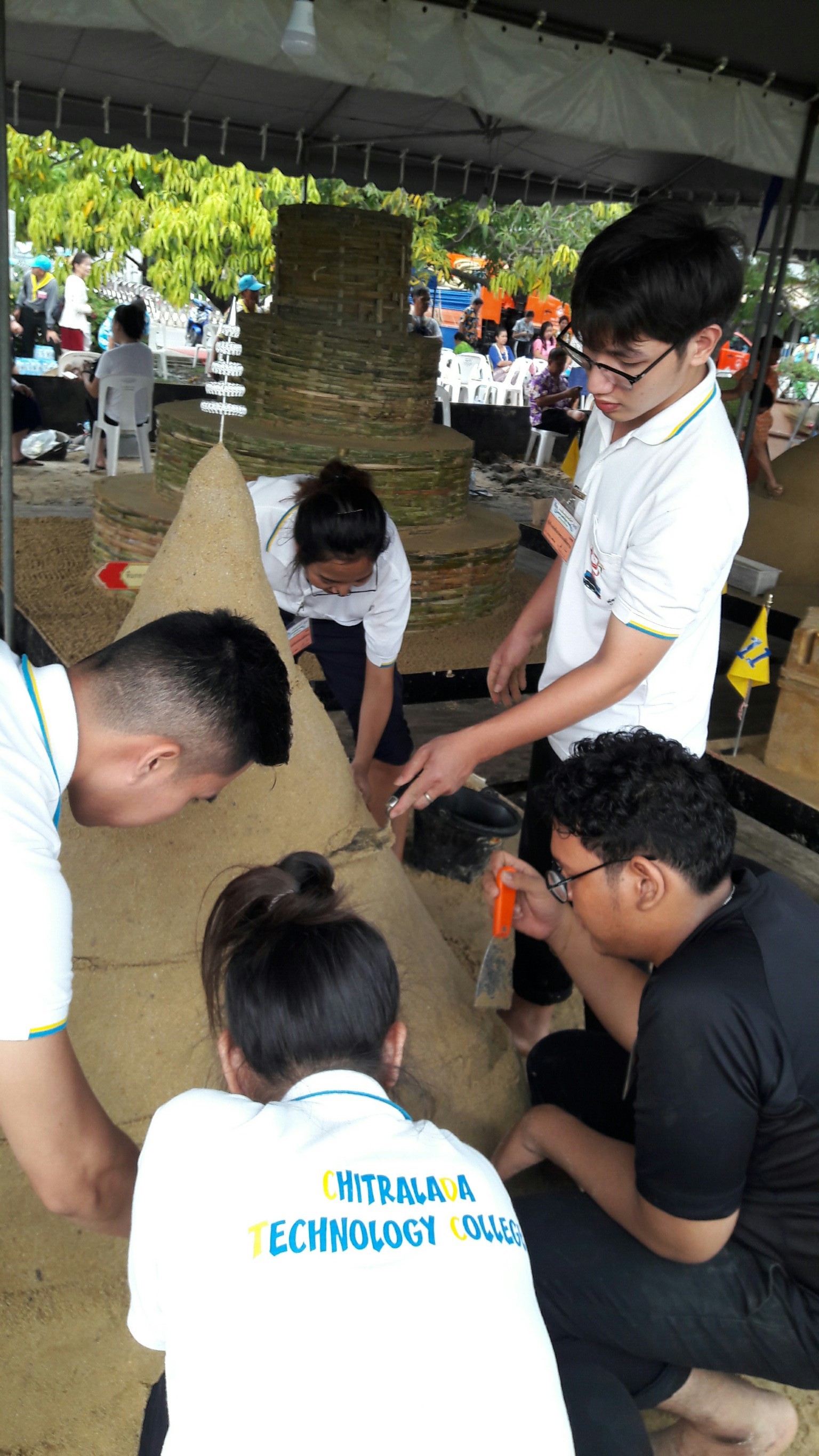แข่งขันก่อพระเจดีย์ทราย — 1 พฤษภาคม 2025 — สถาบันเทคโนโลยีจิตรลดา CDTI