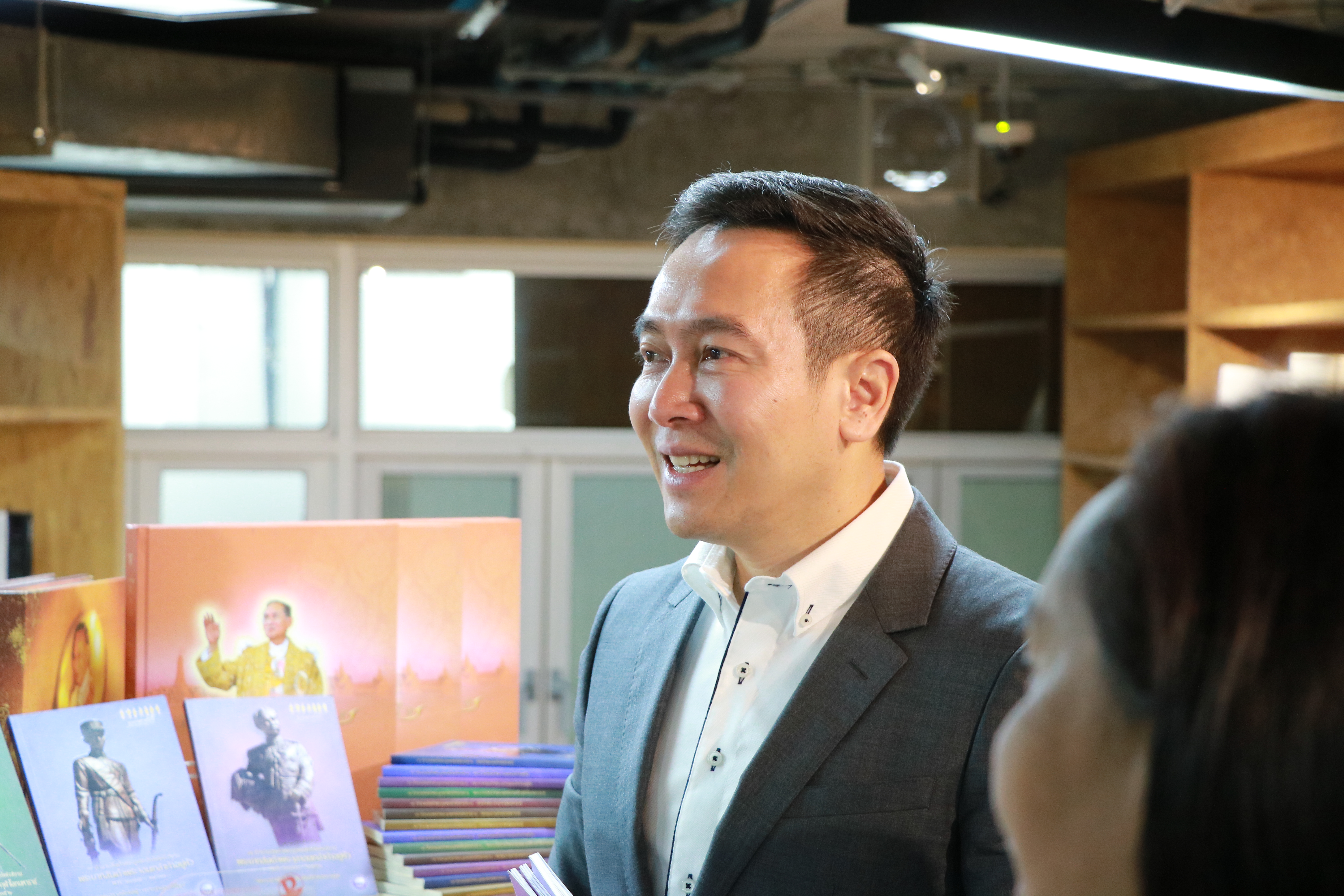 รับมอบหนังสือ — 1 พฤษภาคม 2025 — สถาบันเทคโนโลยีจิตรลดา CDTI