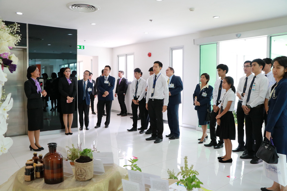 เฝ้ารับเสด็จ ณ บริษัท ซี พี แรม จำกัด — 11 พฤษภาคม 2025 — สถาบันเทคโนโลยีจิตรลดา CDTI