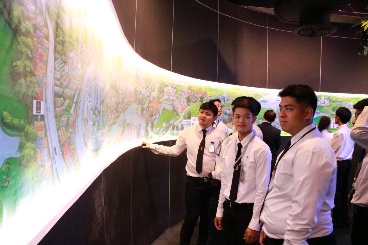 เฝ้ารับเสด็จ ณ บริษัท ซี พี แรม จำกัด — 11 พฤษภาคม 2025 — สถาบันเทคโนโลยีจิตรลดา CDTI