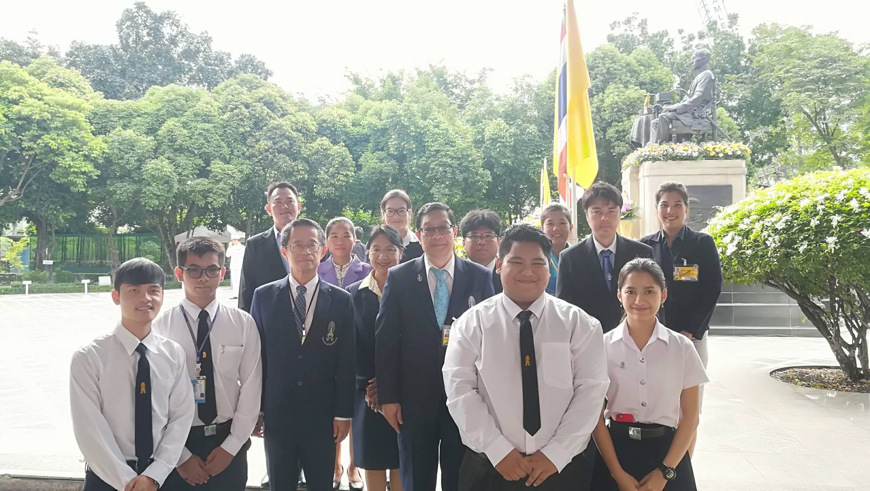 วางพานพุ่ม พระบิดาแห่งวิทยาศาสตร์ไทย — 2 พฤษภาคม 2025 — สถาบันเทคโนโลยีจิตรลดา CDTI