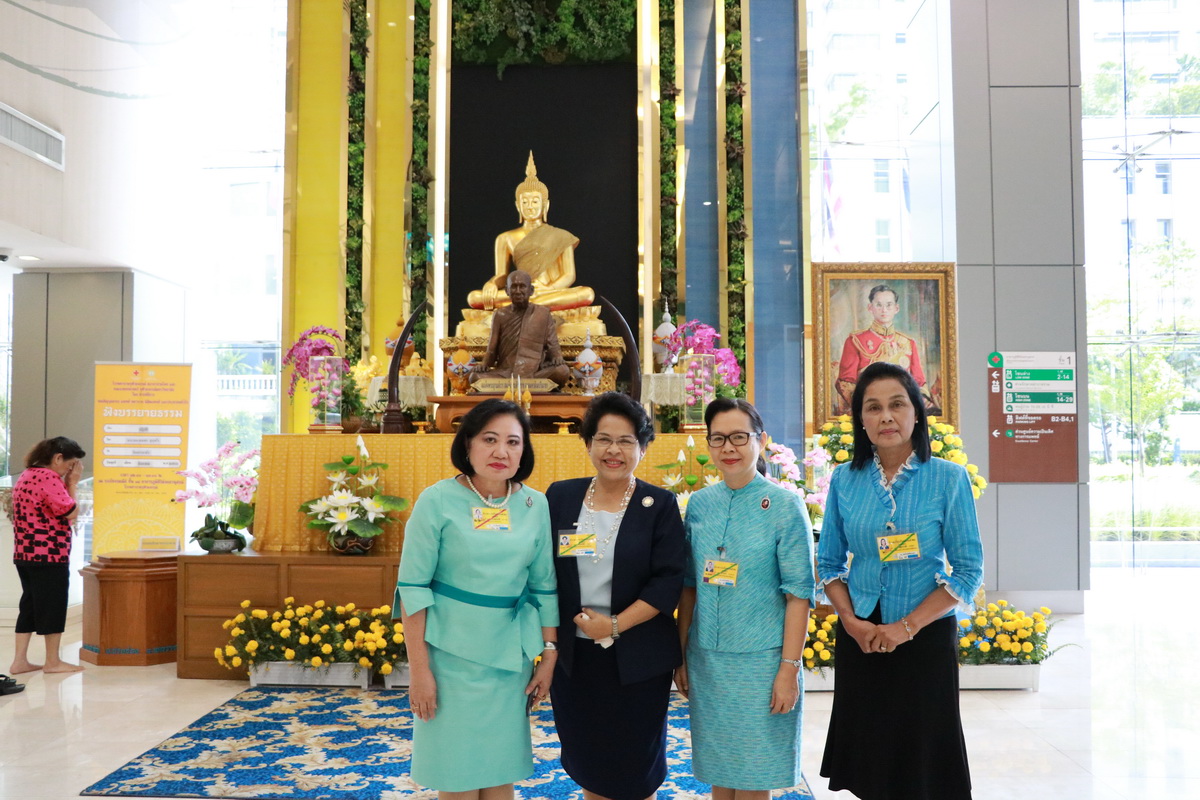 ถวายแจกันดอกไม้ — 1 พฤษภาคม 2025 — สถาบันเทคโนโลยีจิตรลดา CDTI