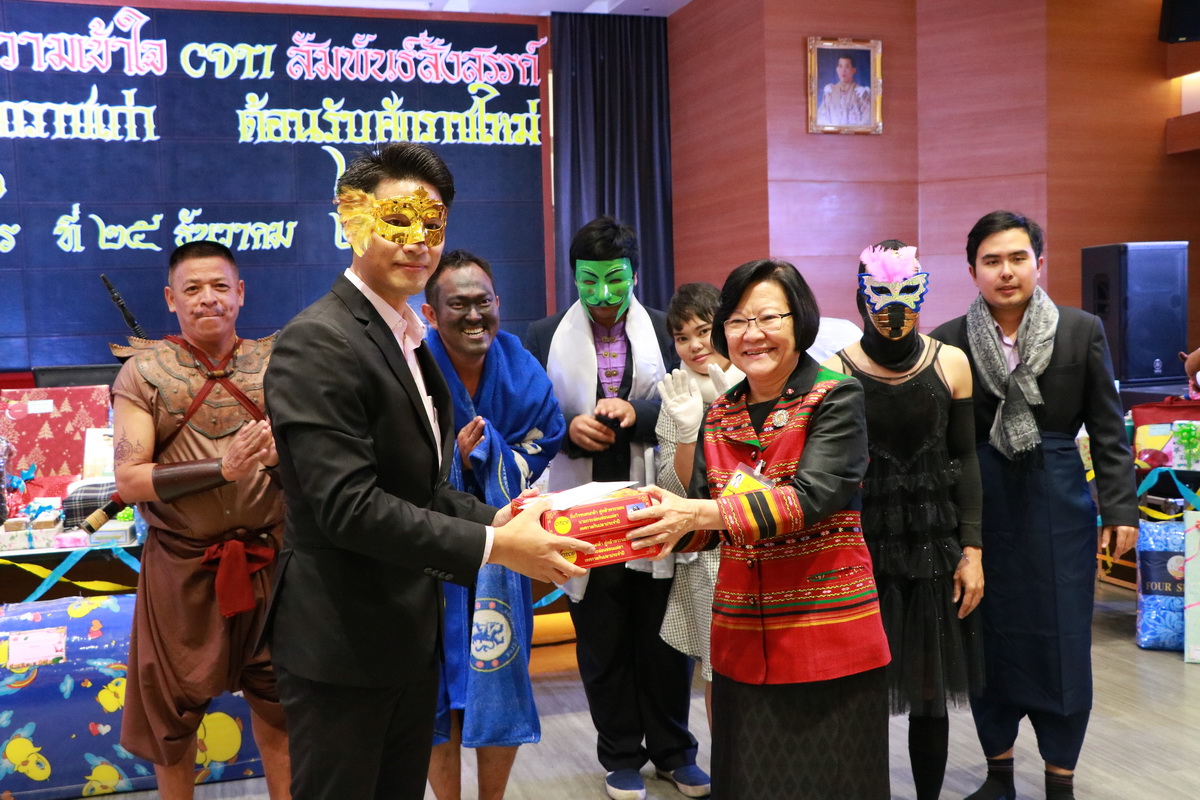 จิตรลดา นุ่งภูษาไทย — 9 พฤษภาคม 2025 — สถาบันเทคโนโลยีจิตรลดา CDTI
