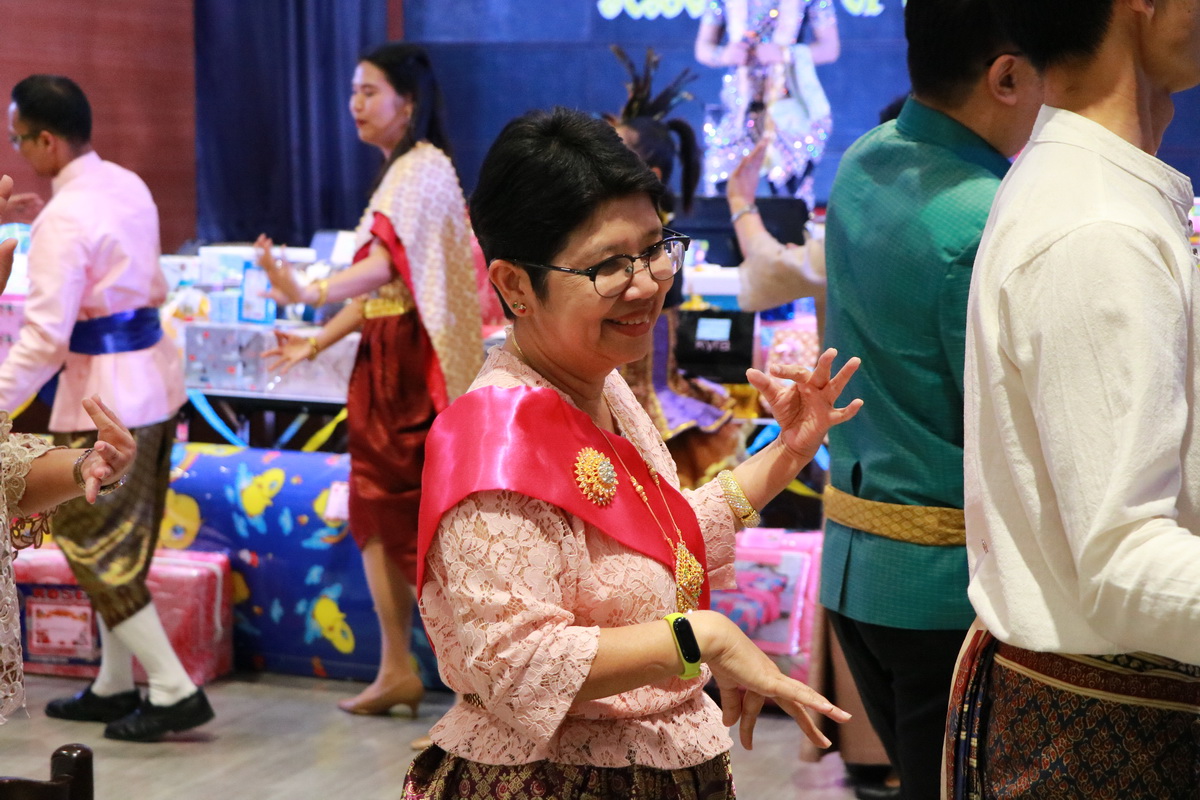 จิตรลดา นุ่งภูษาไทย — 9 พฤษภาคม 2025 — สถาบันเทคโนโลยีจิตรลดา CDTI