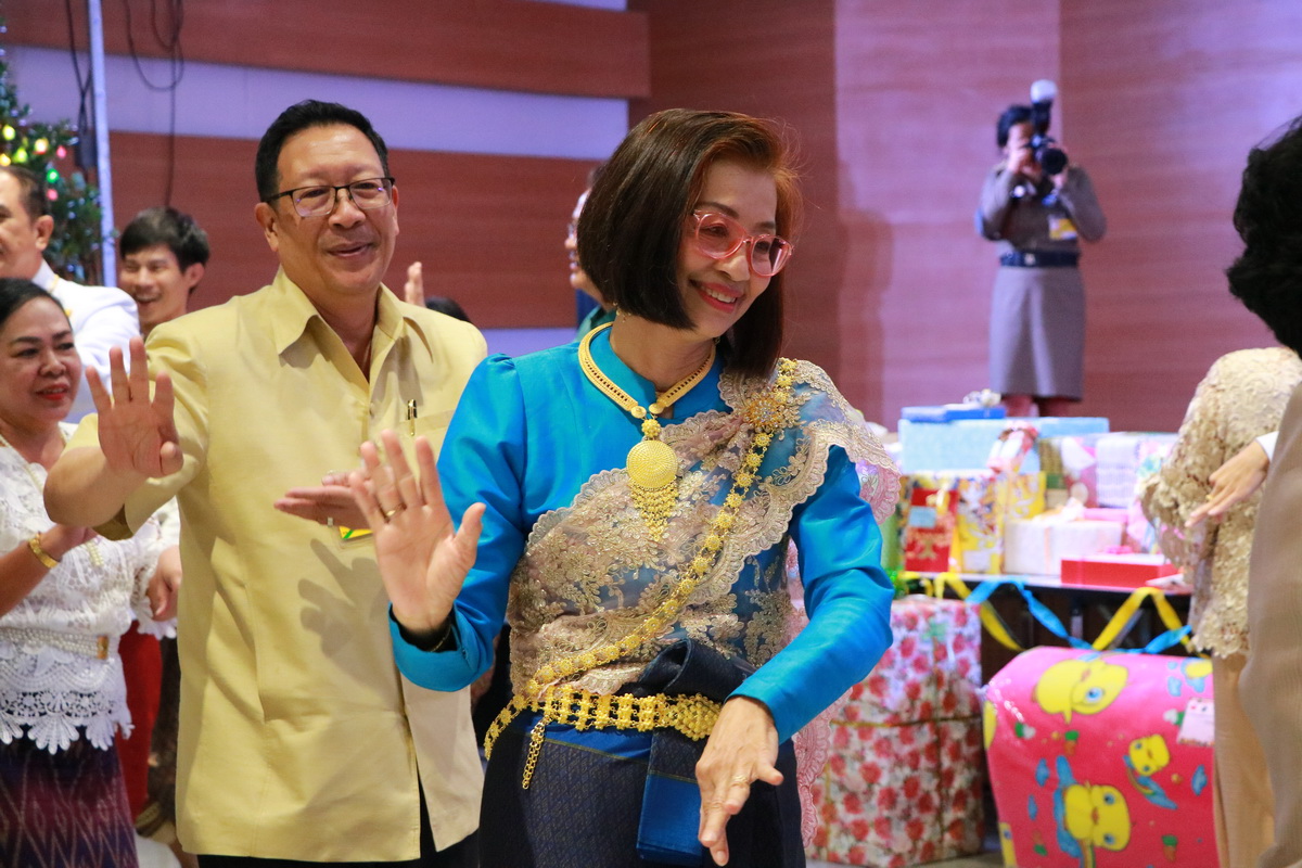 จิตรลดา นุ่งภูษาไทย — 9 พฤษภาคม 2025 — สถาบันเทคโนโลยีจิตรลดา CDTI