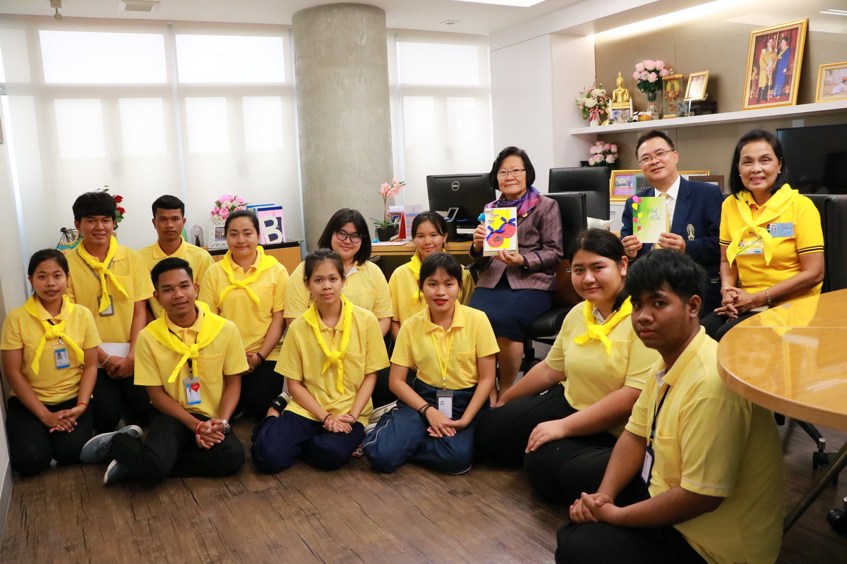 มอบการ์ดวันปีใหม่ — 2 พฤษภาคม 2025 — สถาบันเทคโนโลยีจิตรลดา CDTI
