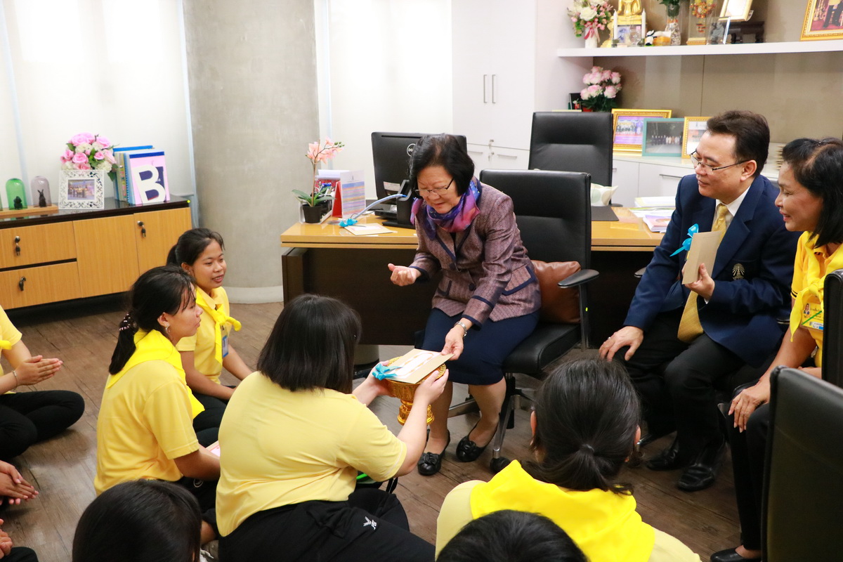 มอบการ์ดวันปีใหม่ — 2 พฤษภาคม 2025 — สถาบันเทคโนโลยีจิตรลดา CDTI