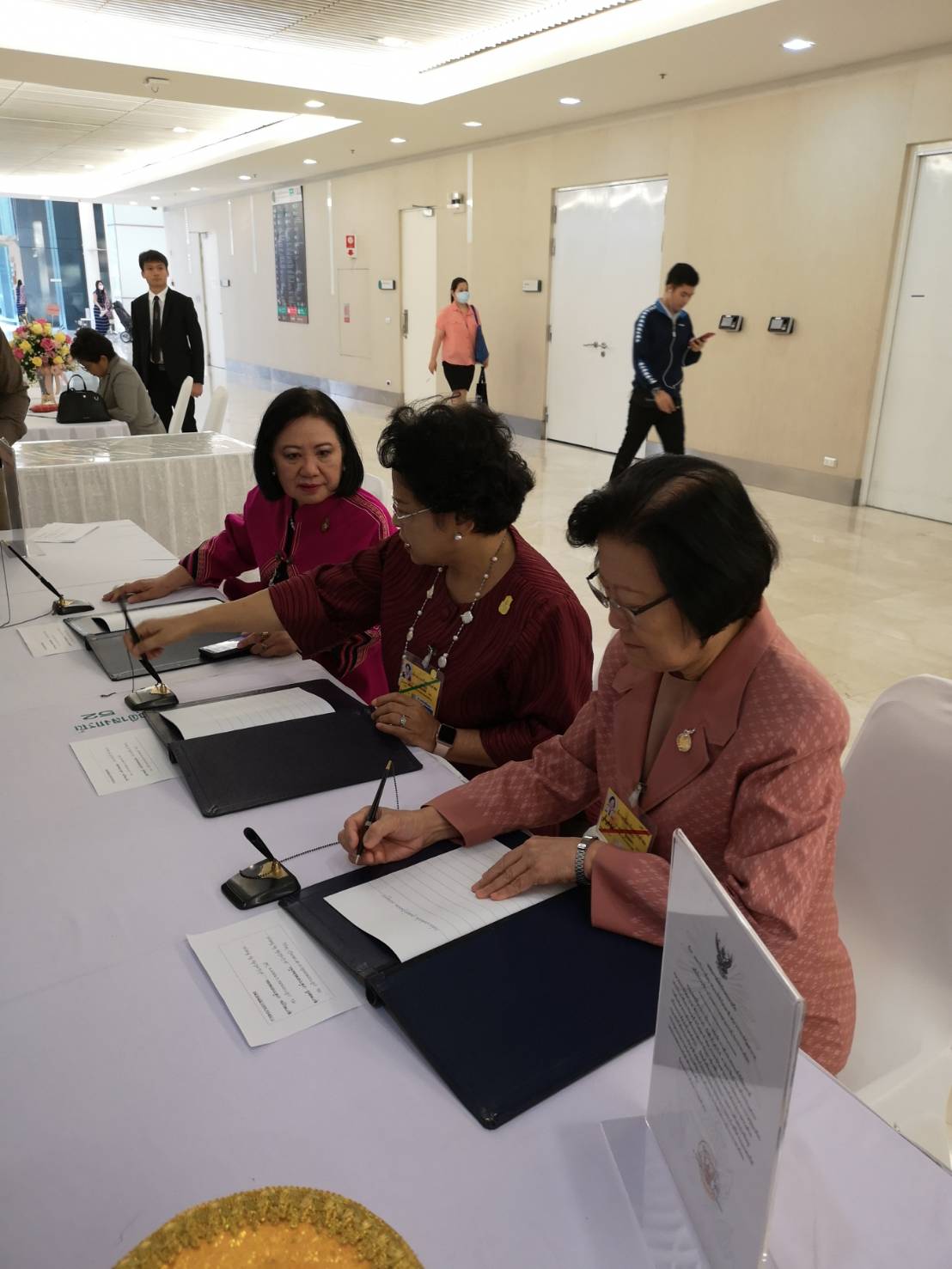 ถวายแจกัน — 2 พฤษภาคม 2025 — สถาบันเทคโนโลยีจิตรลดา CDTI