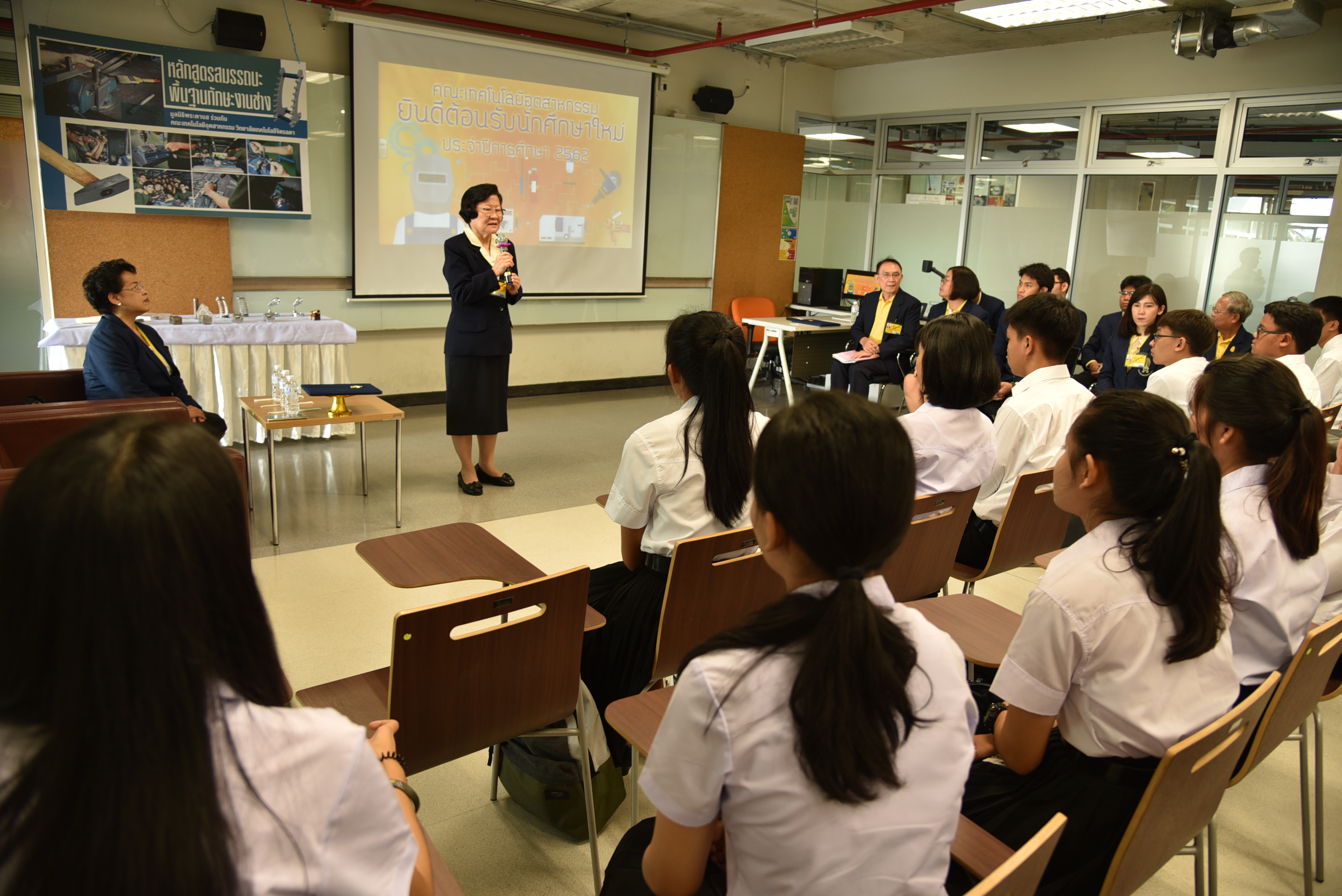 พิธีปฐมนิเทศนักศึกษาใหม่ คณะเทตโนฯ — 2 พฤษภาคม 2025 — สถาบันเทคโนโลยีจิตรลดา CDTI