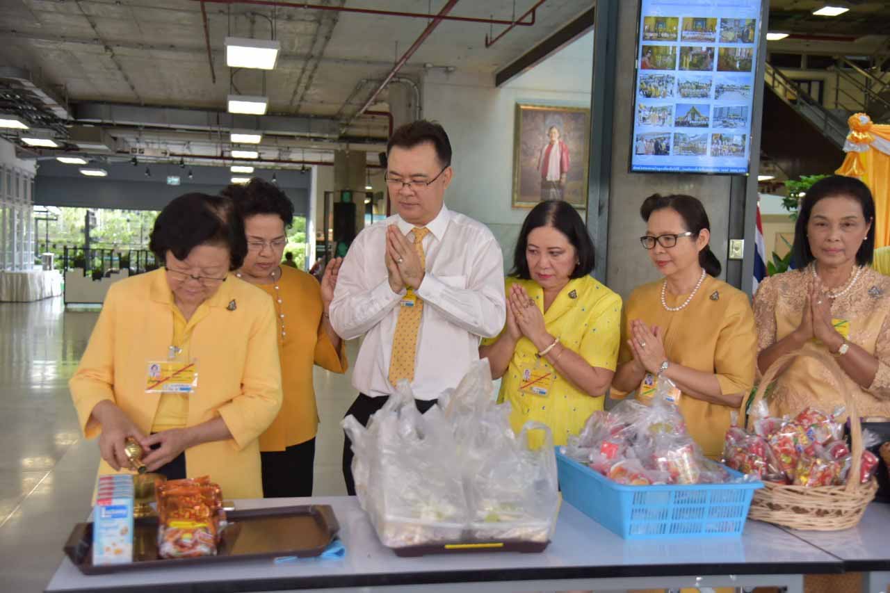 ตักบาตรถวายเป็นพระราชกุศล — 2 พฤษภาคม 2025 — สถาบันเทคโนโลยีจิตรลดา CDTI