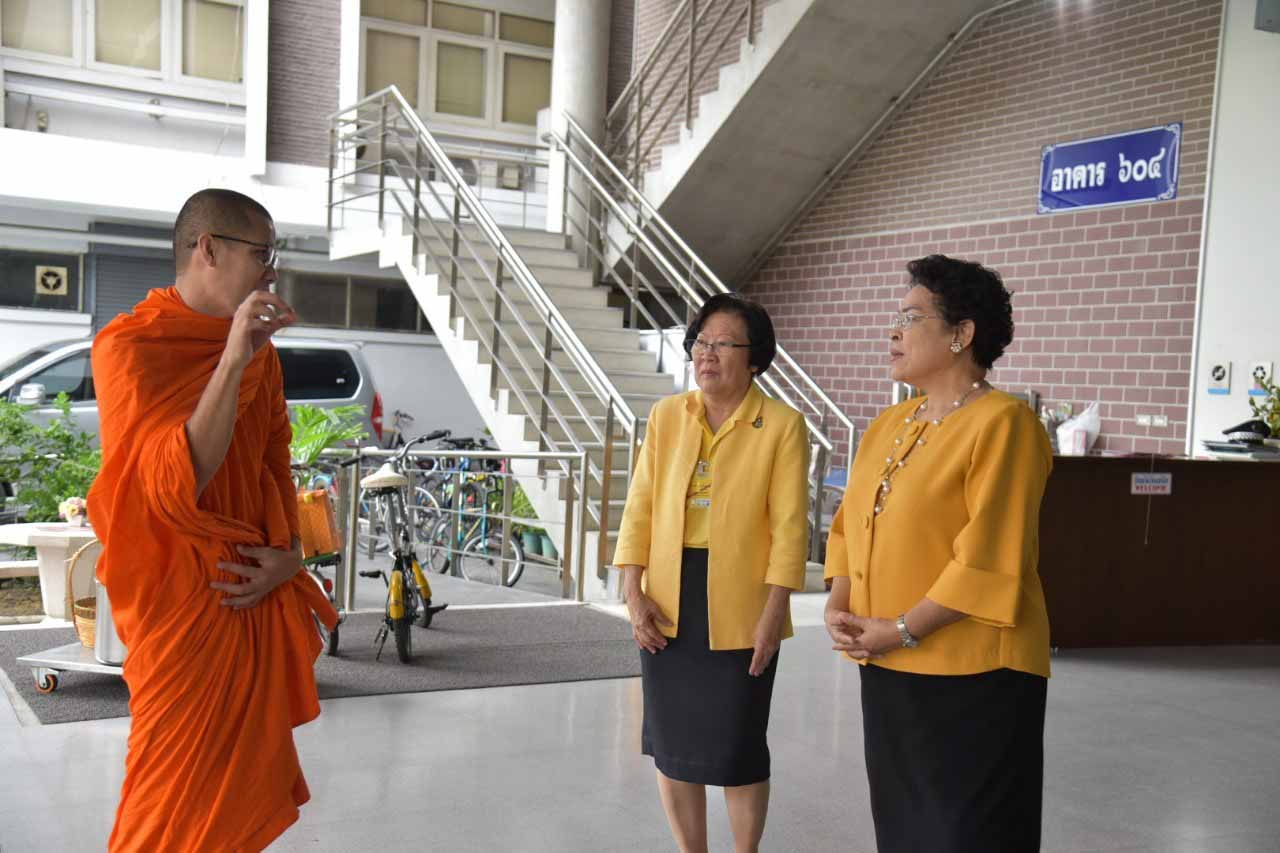 ตักบาตรถวายเป็นพระราชกุศล — 2 พฤษภาคม 2025 — สถาบันเทคโนโลยีจิตรลดา CDTI