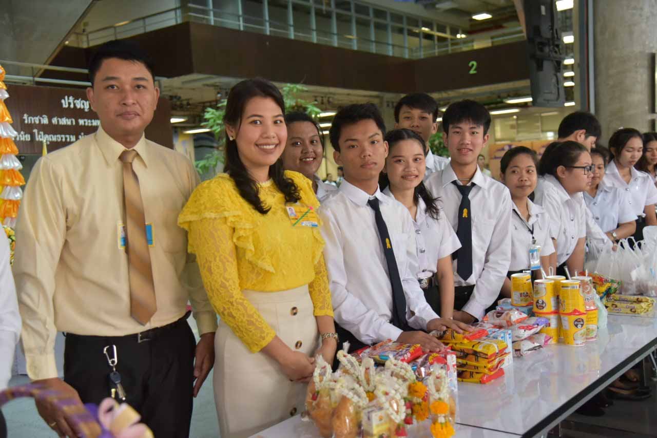 ตักบาตรถวายเป็นพระราชกุศล — 2 พฤษภาคม 2025 — สถาบันเทคโนโลยีจิตรลดา CDTI