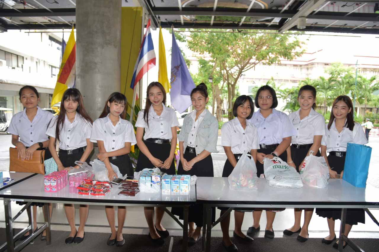 ตักบาตรถวายเป็นพระราชกุศล — 2 พฤษภาคม 2025 — สถาบันเทคโนโลยีจิตรลดา CDTI