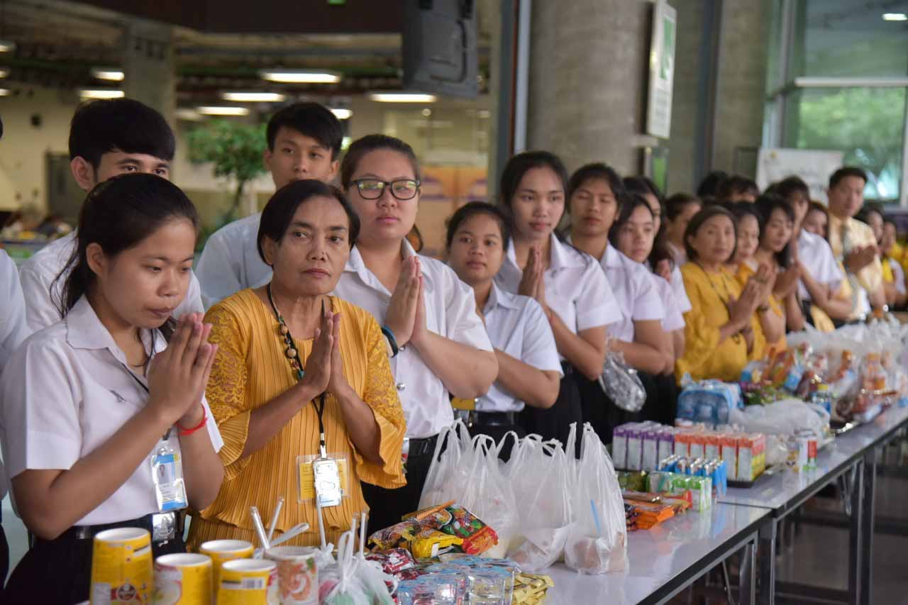 ตักบาตรถวายเป็นพระราชกุศล — 2 พฤษภาคม 2025 — สถาบันเทคโนโลยีจิตรลดา CDTI