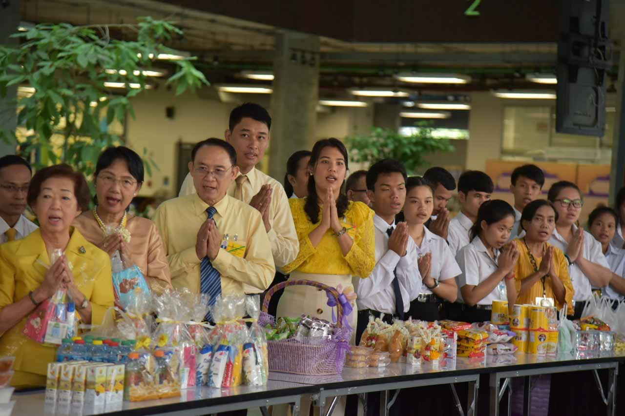 ตักบาตรถวายเป็นพระราชกุศล — 2 พฤษภาคม 2025 — สถาบันเทคโนโลยีจิตรลดา CDTI