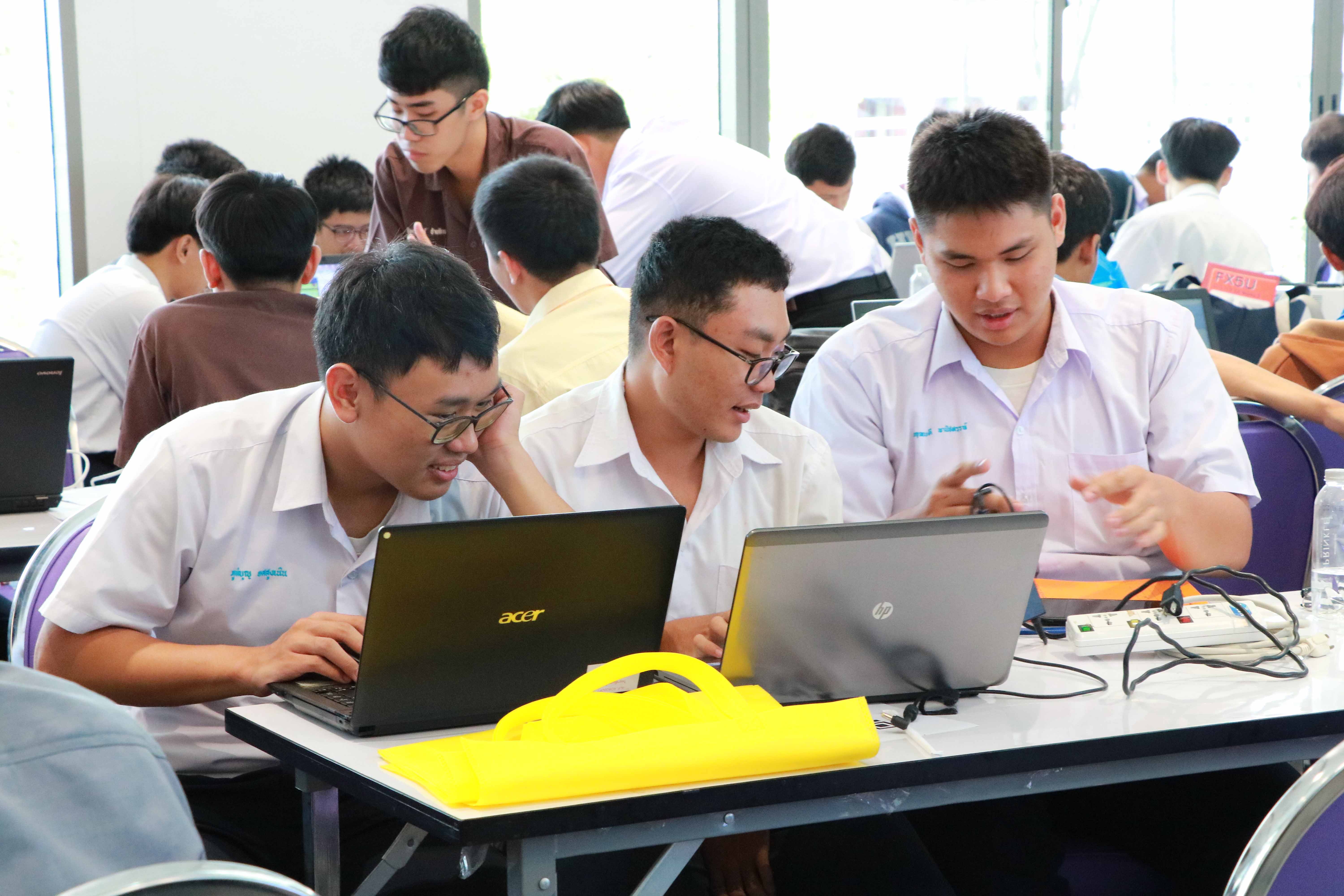 อบรมการแข่งกันควบคุมระบบอัตโนมัติในอุตสาหกรรม 4.0 สัปดาห์แรก — 2 พฤษภาคม 2025 — สถาบันเทคโนโลยีจิตรลดา CDTI