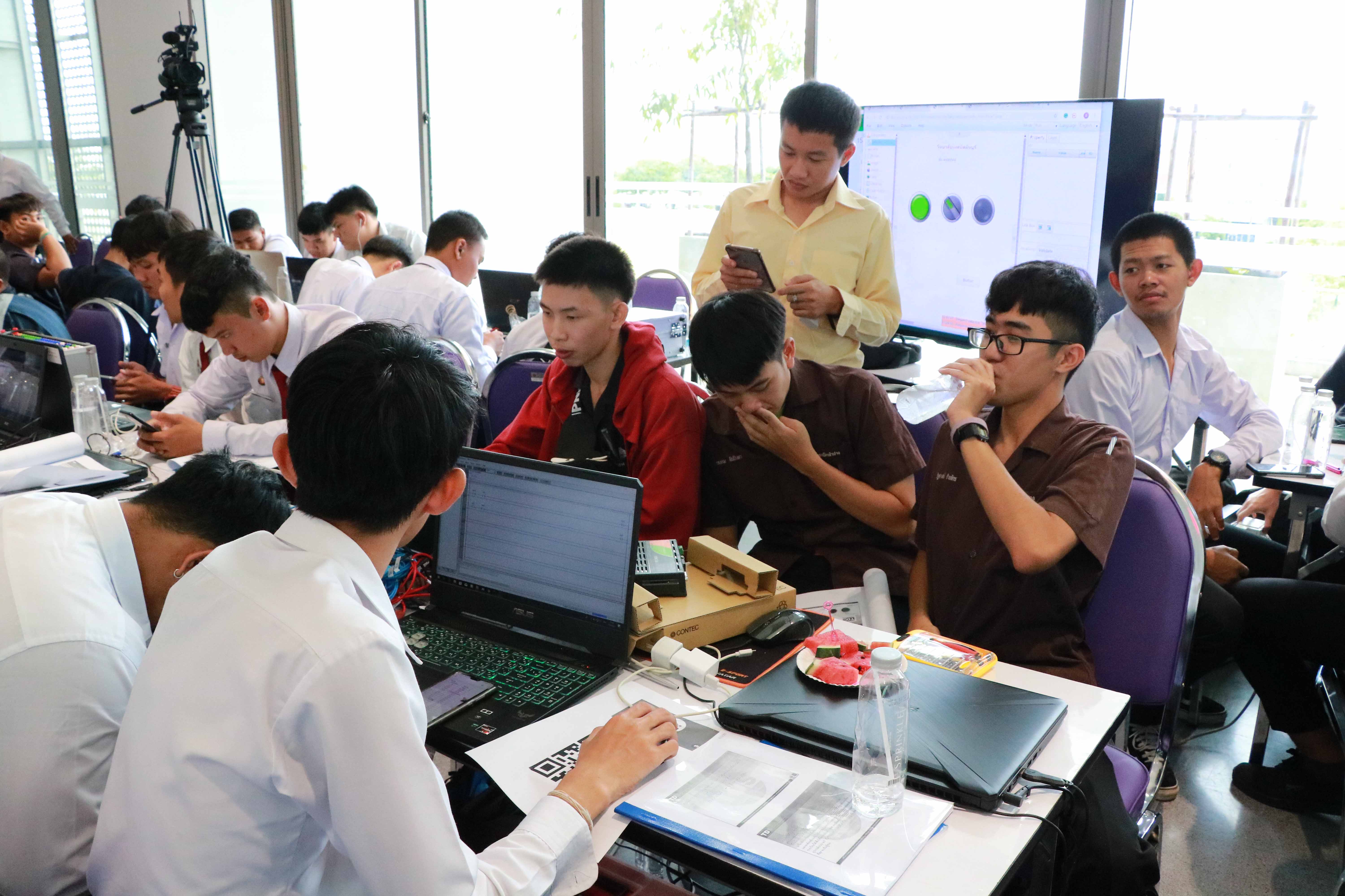 อบรมการแข่งกันควบคุมระบบอัตโนมัติในอุตสาหกรรม 4.0 สัปดาห์แรก — 2 พฤษภาคม 2025 — สถาบันเทคโนโลยีจิตรลดา CDTI