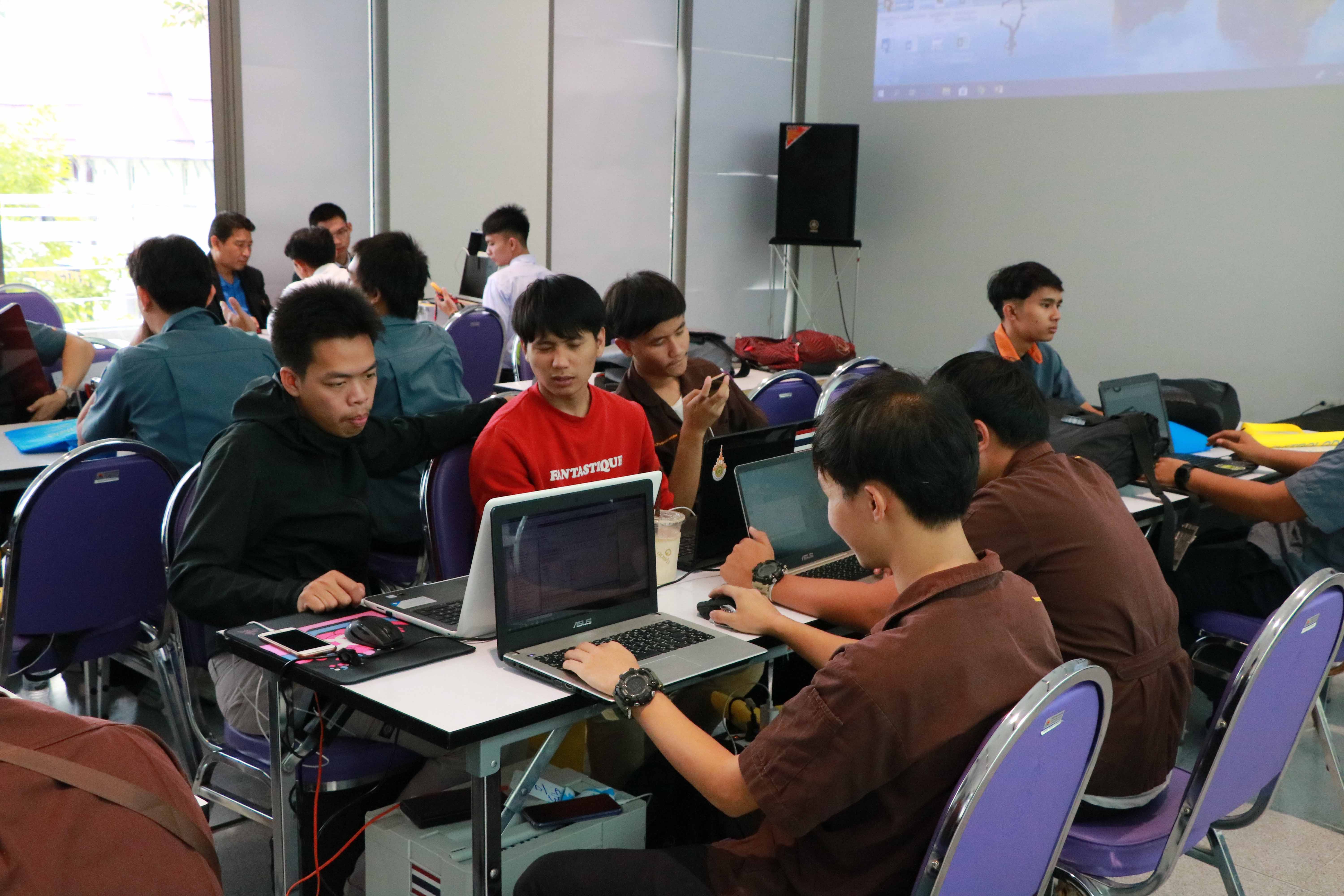อบรมการแข่งกันควบคุมระบบอัตโนมัติในอุตสาหกรรม 4.0 สัปดาห์แรก — 2 พฤษภาคม 2025 — สถาบันเทคโนโลยีจิตรลดา CDTI