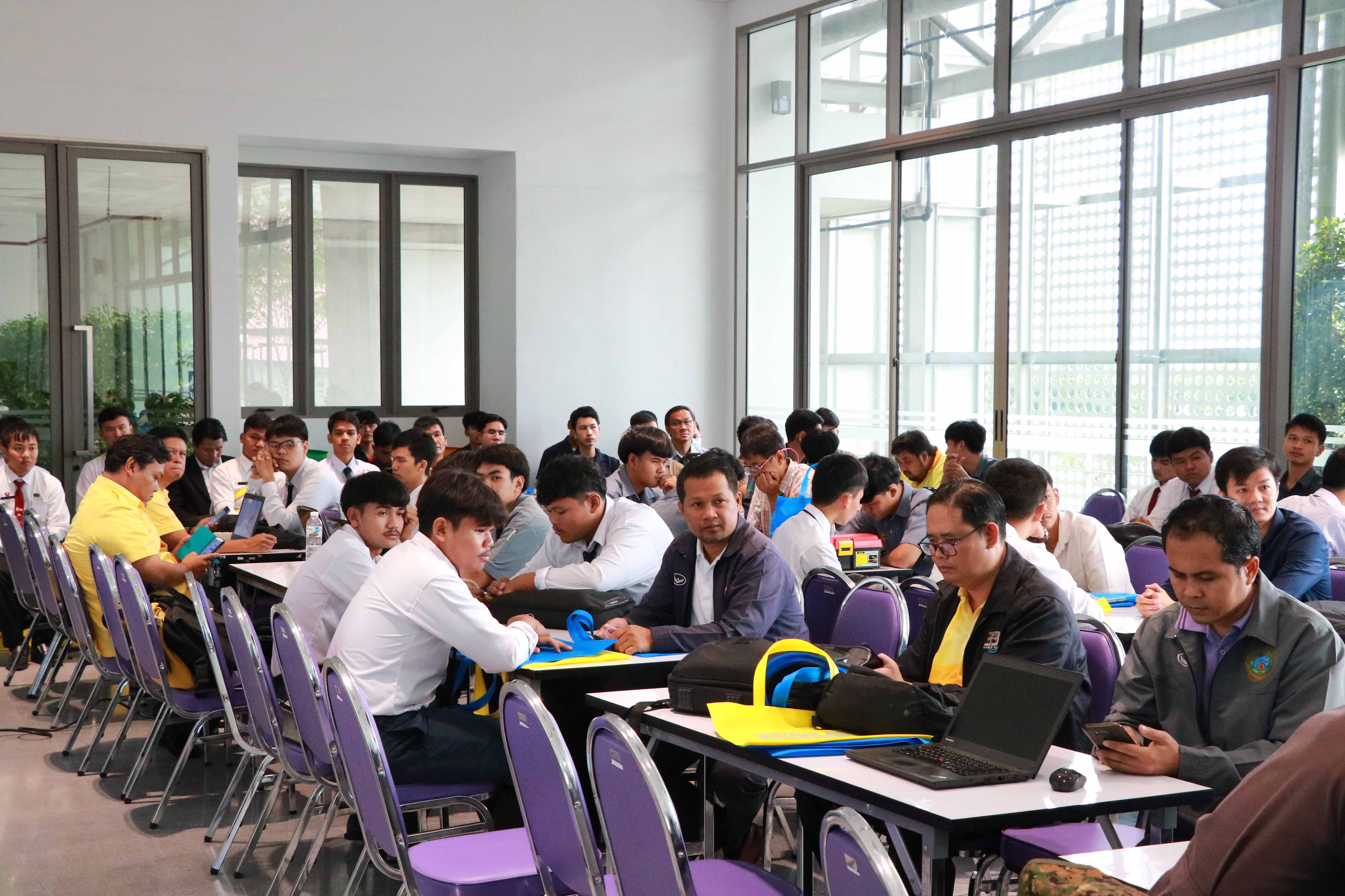 อบรมการแข่งกันควบคุมระบบอัตโนมัติในอุตสาหกรรม 4.0 สัปดาห์แรก — 2 พฤษภาคม 2025 — สถาบันเทคโนโลยีจิตรลดา CDTI