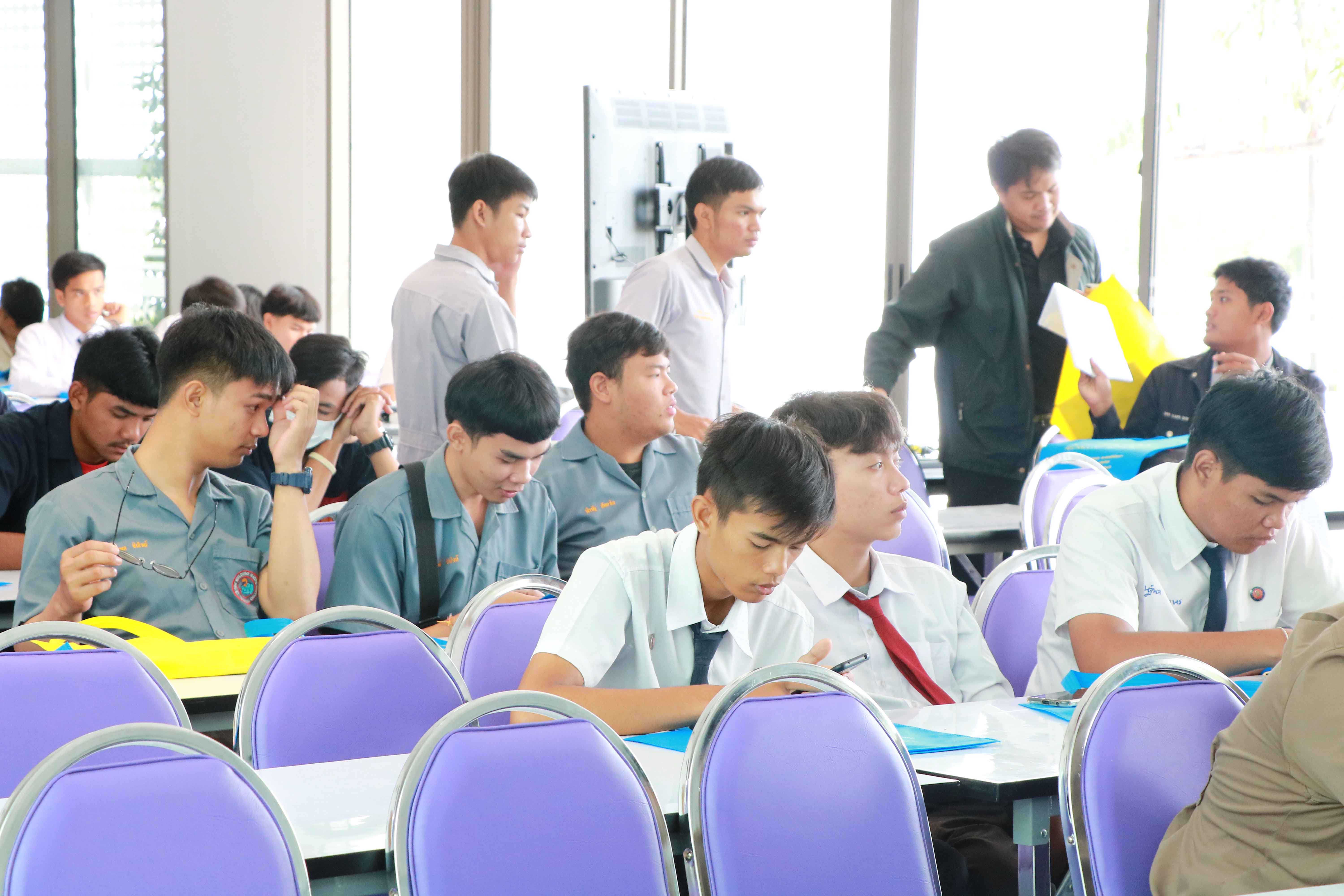 ต้อนรับคณะอบรมควบคุมหุ่นยนต์ — 2 พฤษภาคม 2025 — สถาบันเทคโนโลยีจิตรลดา CDTI