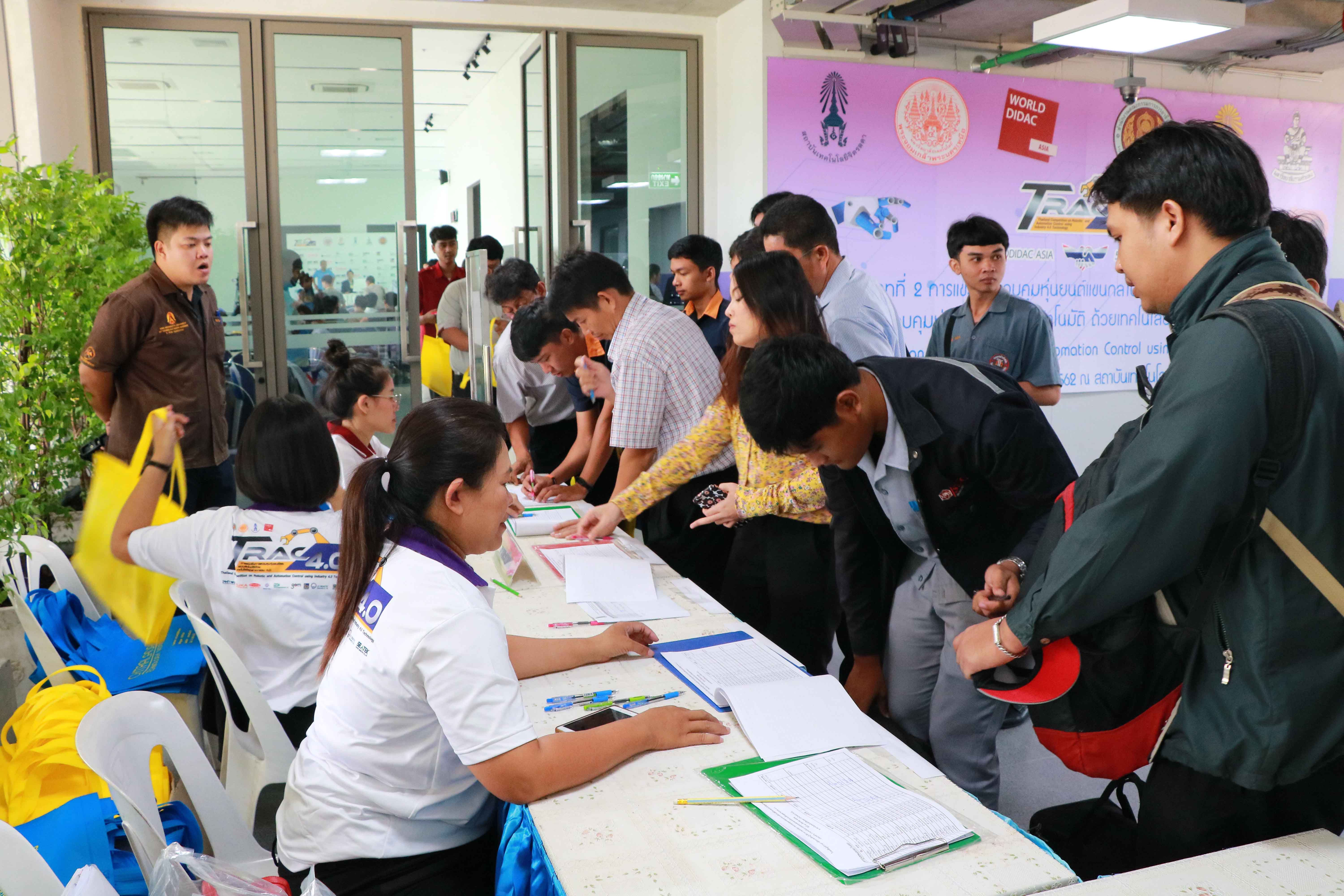 ต้อนรับคณะอบรมควบคุมหุ่นยนต์ — 2 พฤษภาคม 2025 — สถาบันเทคโนโลยีจิตรลดา CDTI