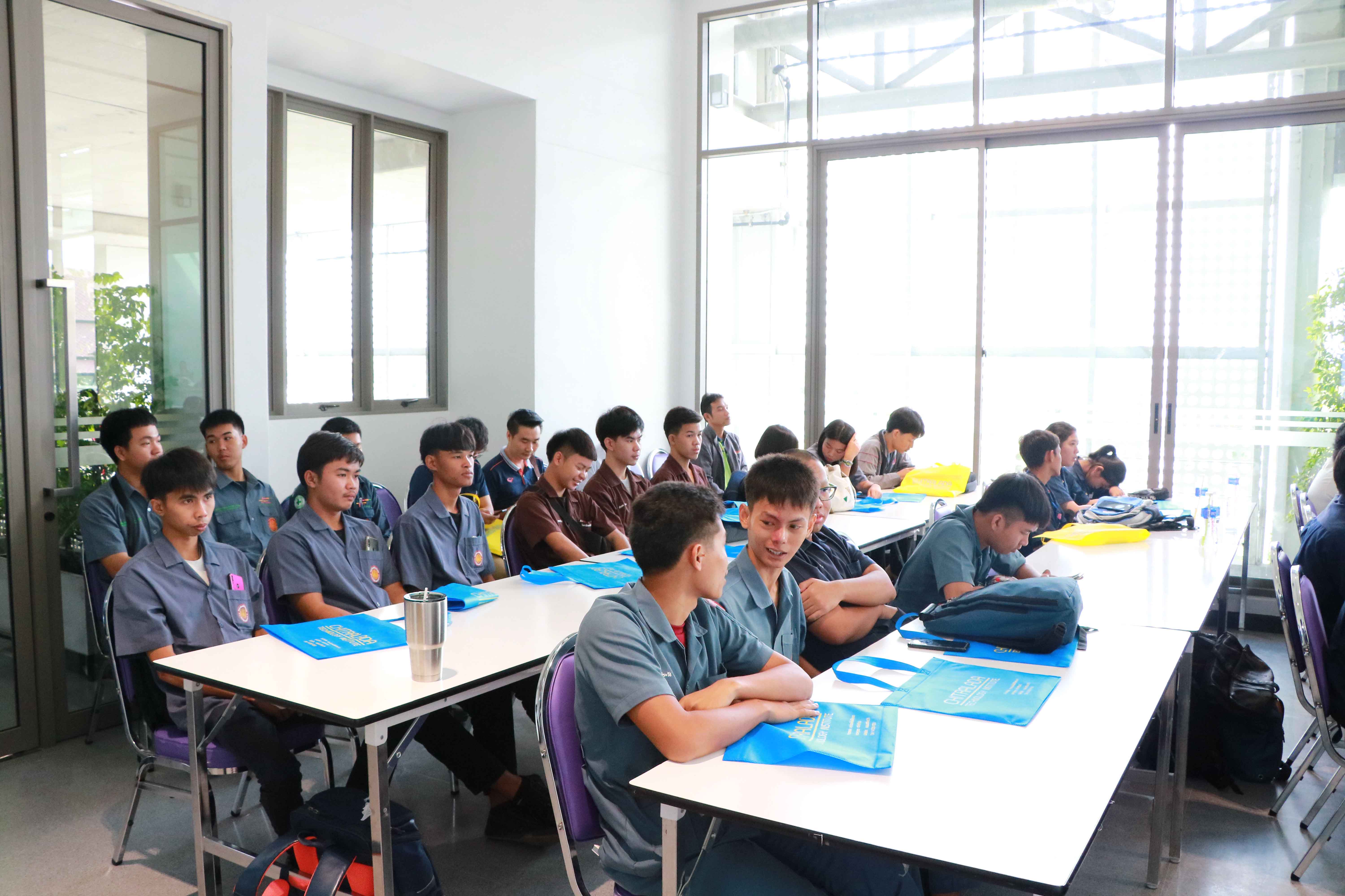 ต้อนรับคณะอบรมควบคุมหุ่นยนต์ — 2 พฤษภาคม 2025 — สถาบันเทคโนโลยีจิตรลดา CDTI