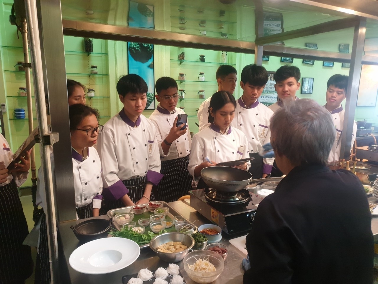 ศึกษาบูรณาการนอกสถานที่ ในหัวข้อ Concept การเปิดร้านอาหารไทย — 2 พฤษภาคม 2025 — สถาบันเทคโนโลยีจิตรลดา CDTI