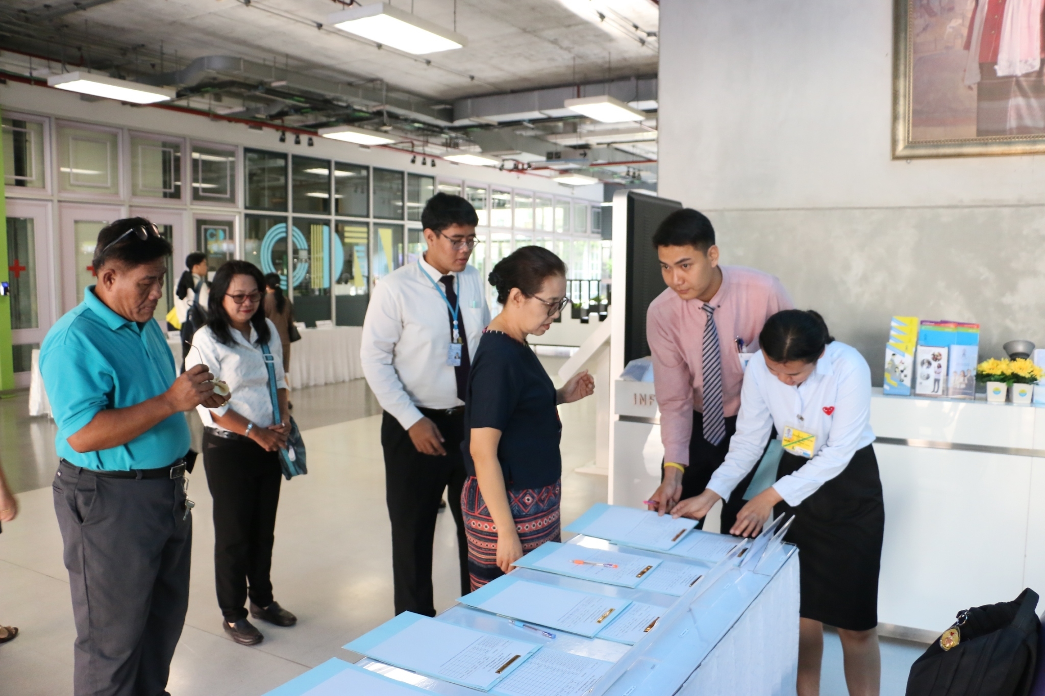 การประชุมผู้ปกครองและรับสมุดรายงานผลการเรียน — 4 พฤษภาคม 2025 — สถาบันเทคโนโลยีจิตรลดา CDTI