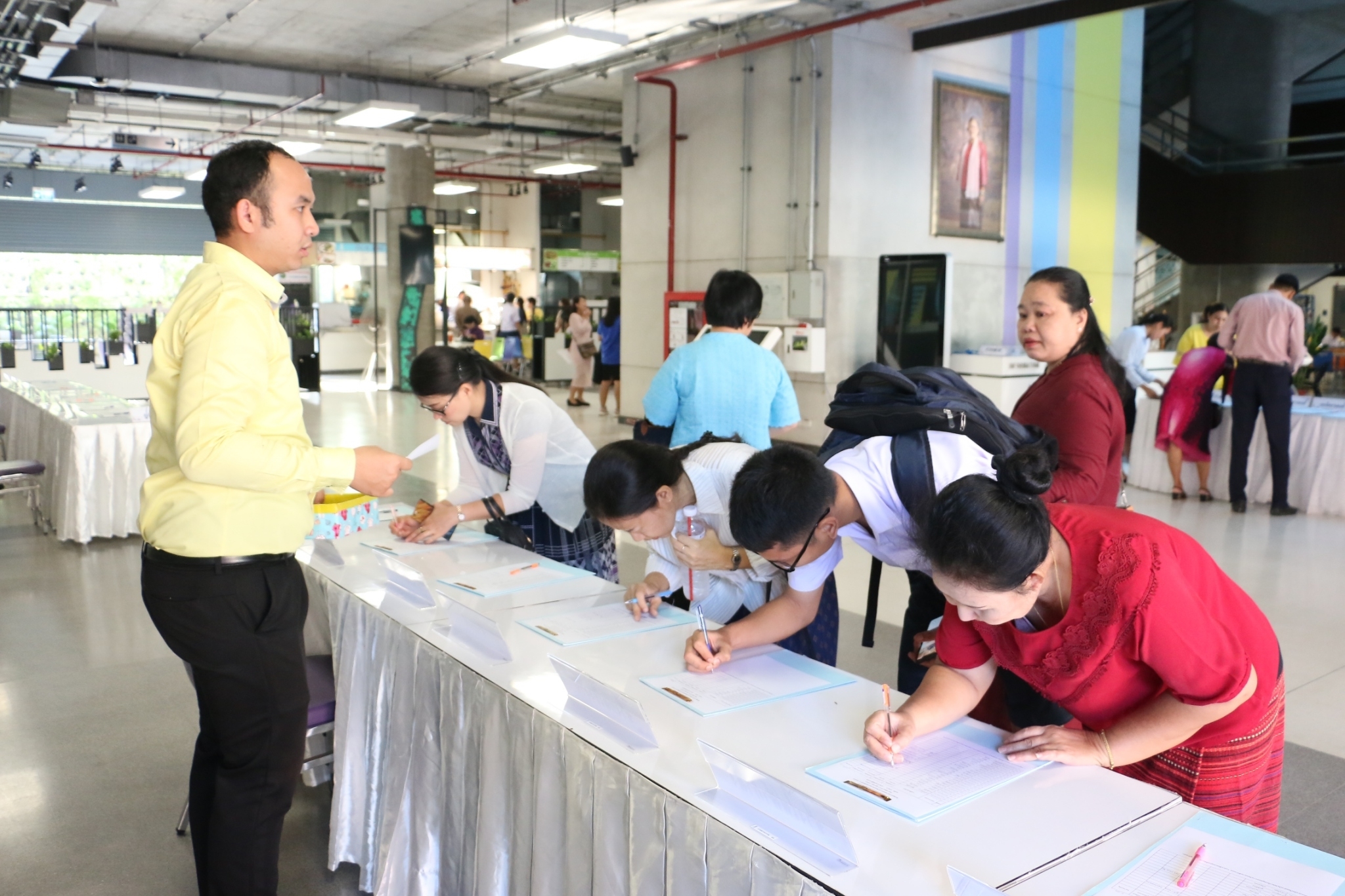 การประชุมผู้ปกครองและรับสมุดรายงานผลการเรียน — 4 พฤษภาคม 2025 — สถาบันเทคโนโลยีจิตรลดา CDTI