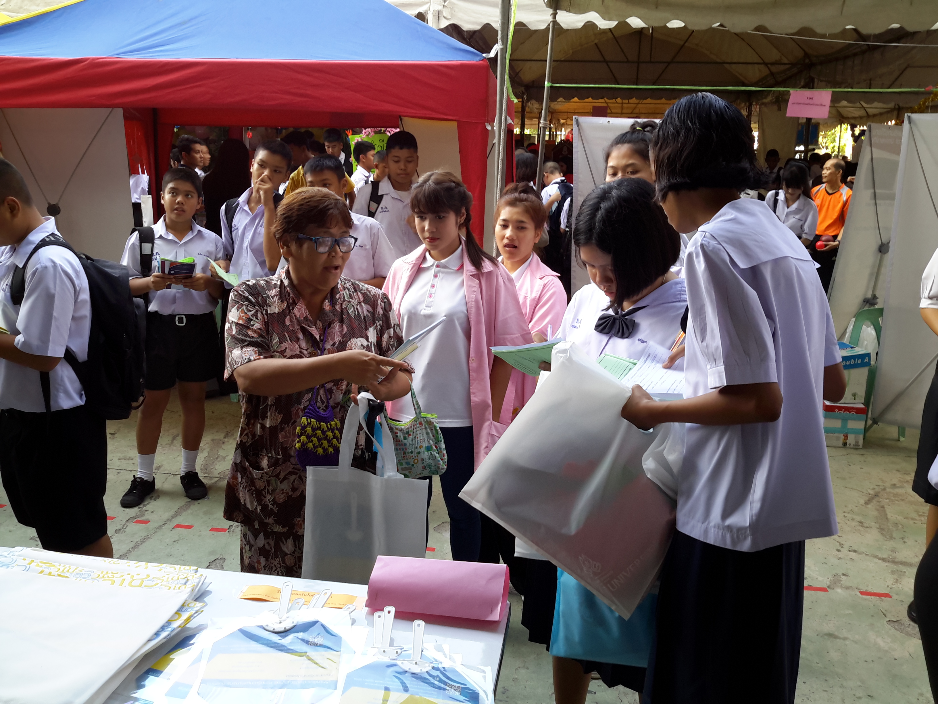 ตลาดนัดหลักสูตร — 1 พฤษภาคม 2025 — สถาบันเทคโนโลยีจิตรลดา CDTI
