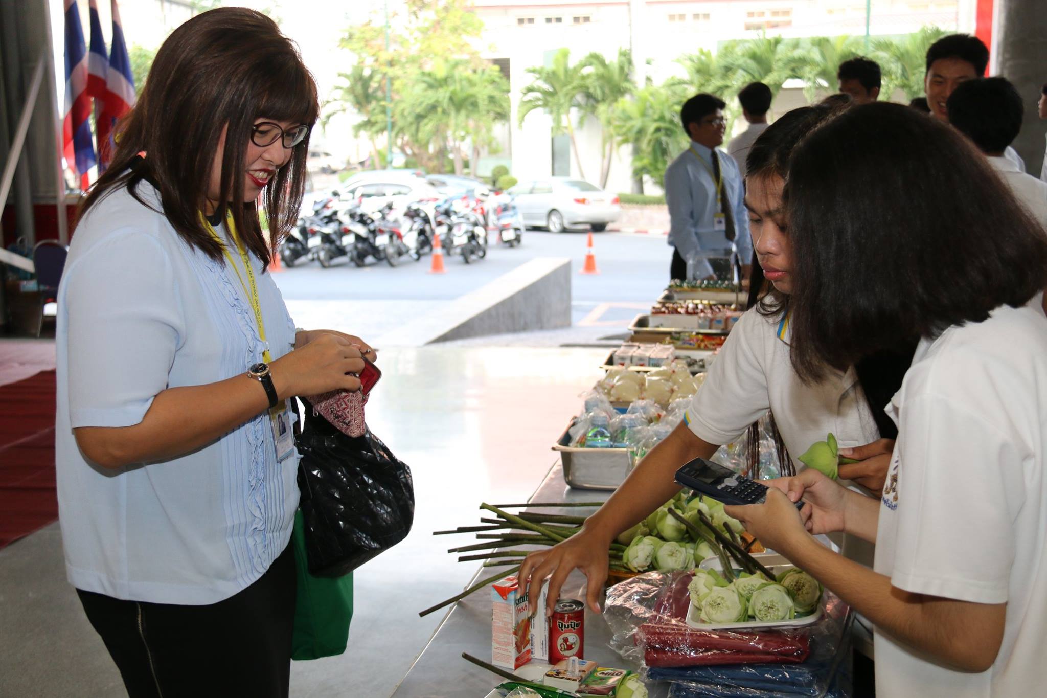 ทำบุญตักบาตรเนื่องในวันมาฆบูชา — 1 พฤษภาคม 2025 — สถาบันเทคโนโลยีจิตรลดา CDTI
