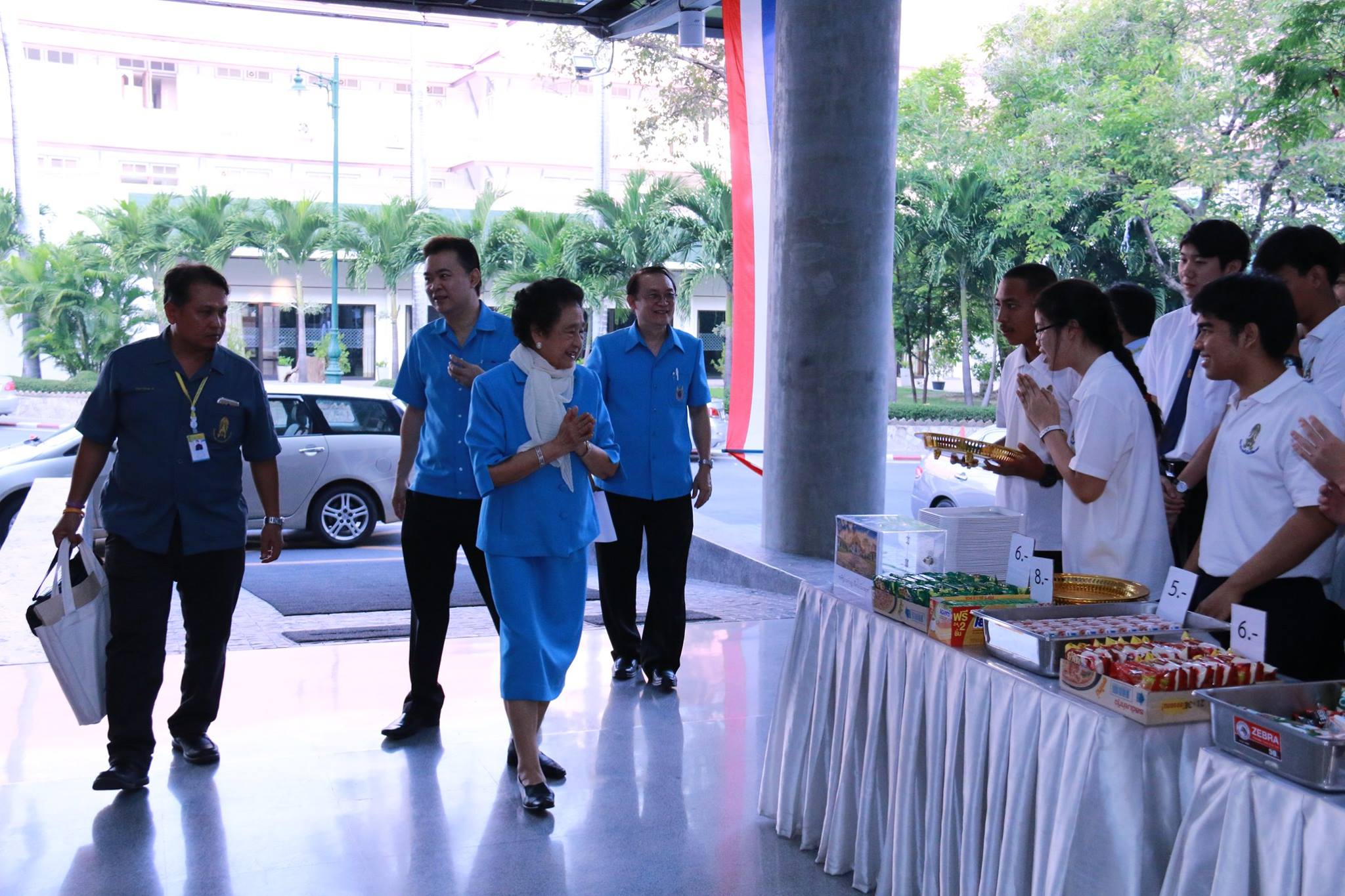 ทำบุญตักบาตรเนื่องในวันมาฆบูชา — 1 พฤษภาคม 2025 — สถาบันเทคโนโลยีจิตรลดา CDTI