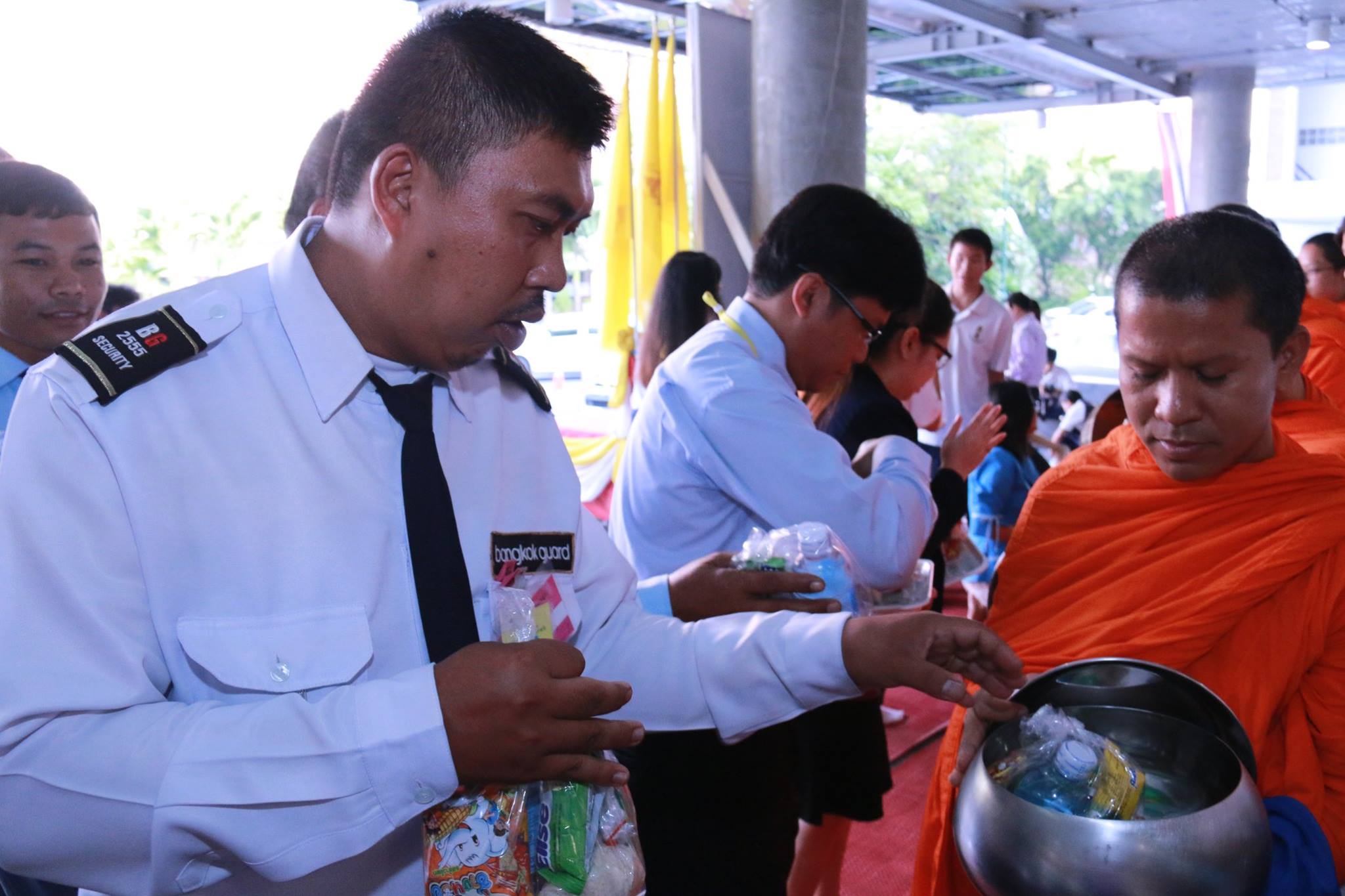 ทำบุญตักบาตรเนื่องในวันมาฆบูชา — 1 พฤษภาคม 2025 — สถาบันเทคโนโลยีจิตรลดา CDTI