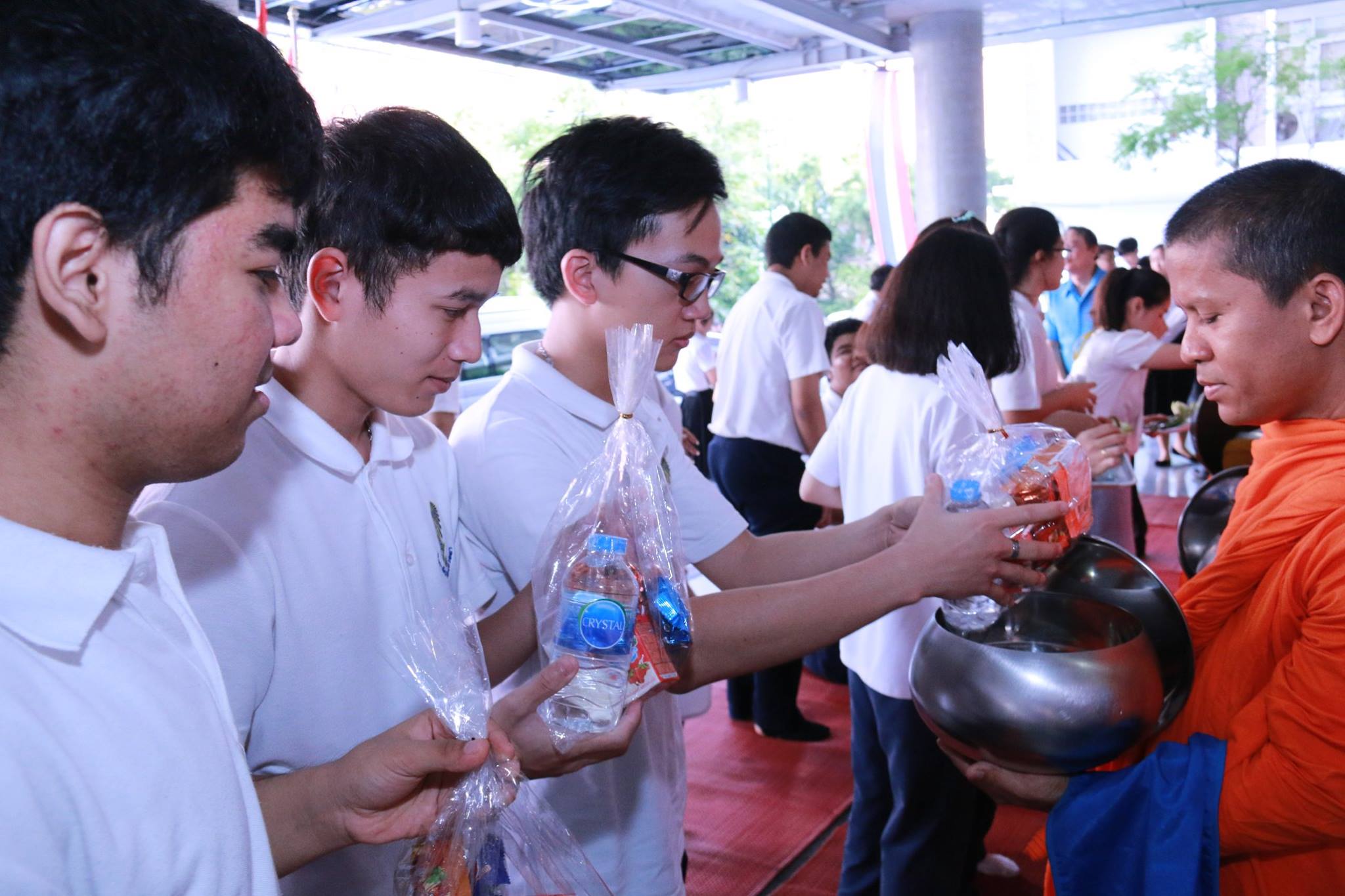 ทำบุญตักบาตรเนื่องในวันมาฆบูชา — 1 พฤษภาคม 2025 — สถาบันเทคโนโลยีจิตรลดา CDTI