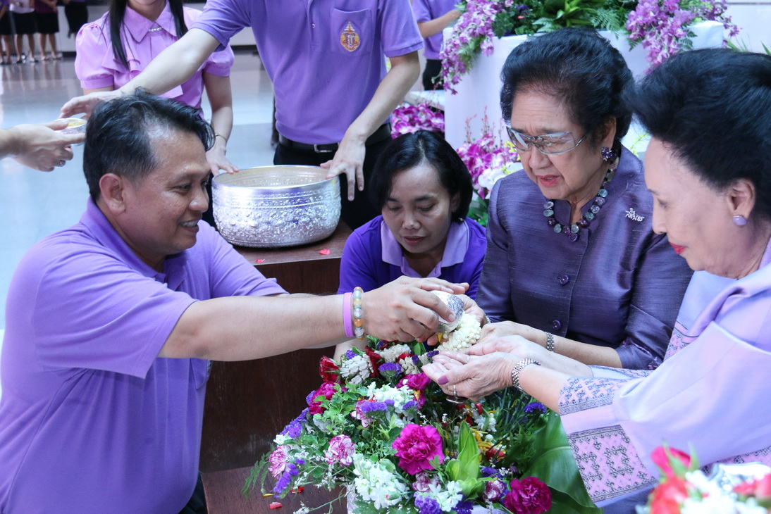 พิธีทำบุญถวายสังฆทาน และเจริญพระพุทธมนต์ และพิธีรดน้ำดำหัวฯ — 21 พฤษภาคม 2025 — สถาบันเทคโนโลยีจิตรลดา CDTI
